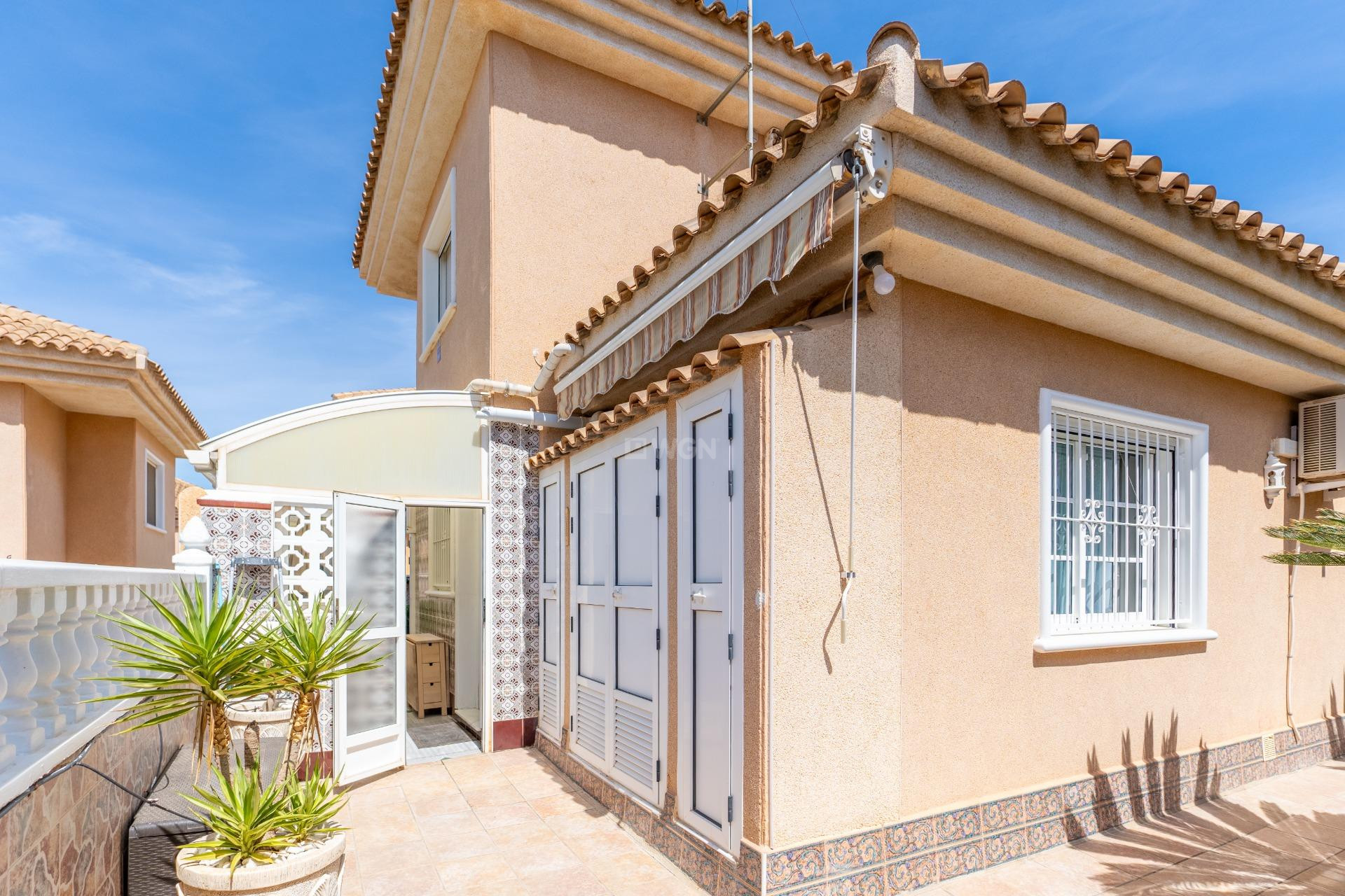 Odsprzedaż - Villa - Torrevieja - Punta Prima