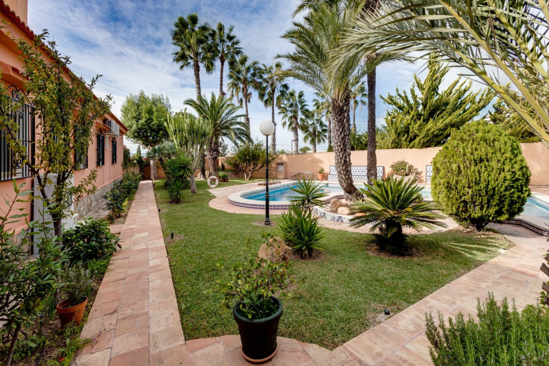 Odsprzedaż - Villa - Torrevieja - San Luis