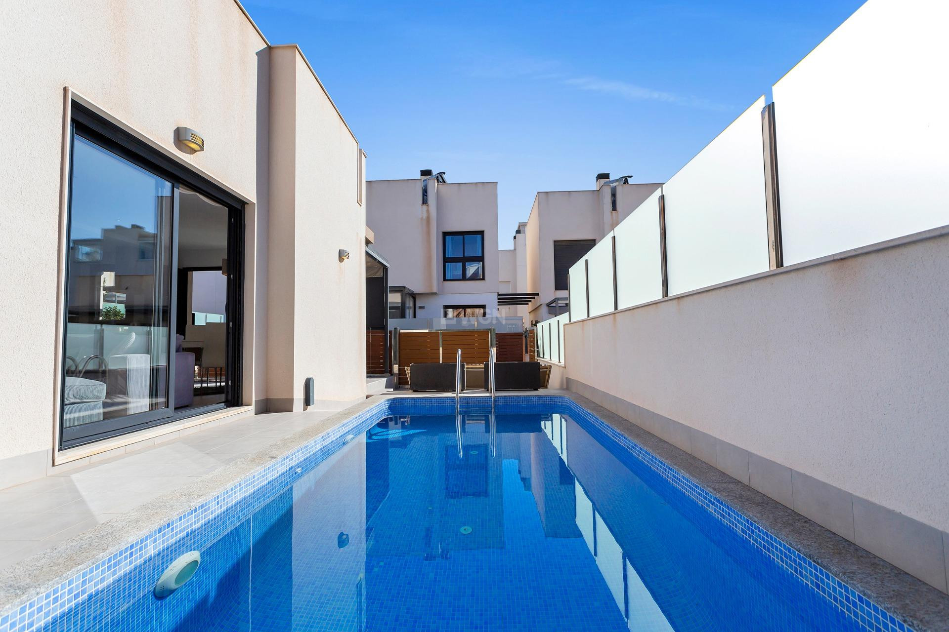 Odsprzedaż - Villa - Torrevieja - Sector 25