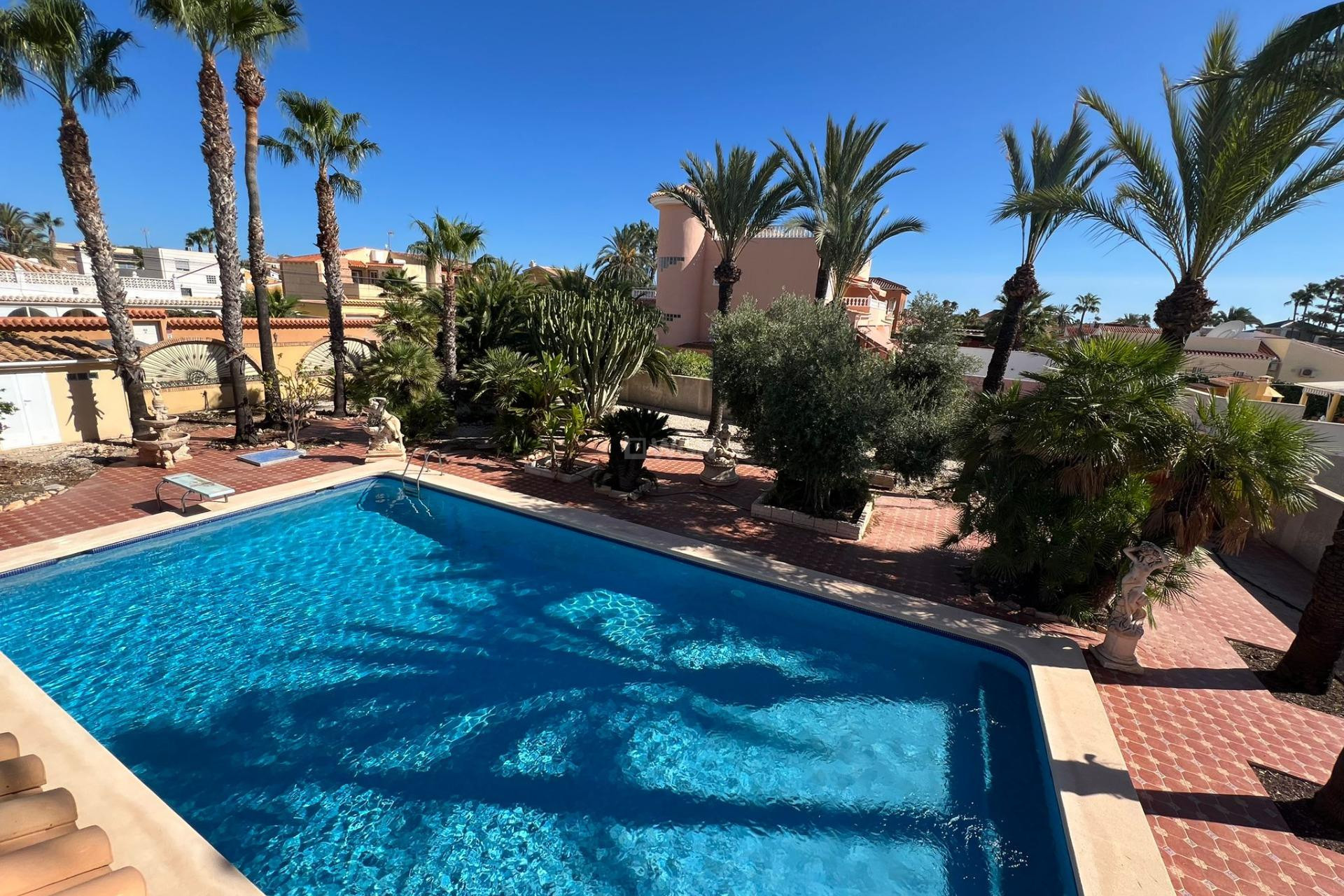 Odsprzedaż - Villa - Torrevieja - Torreta Florida