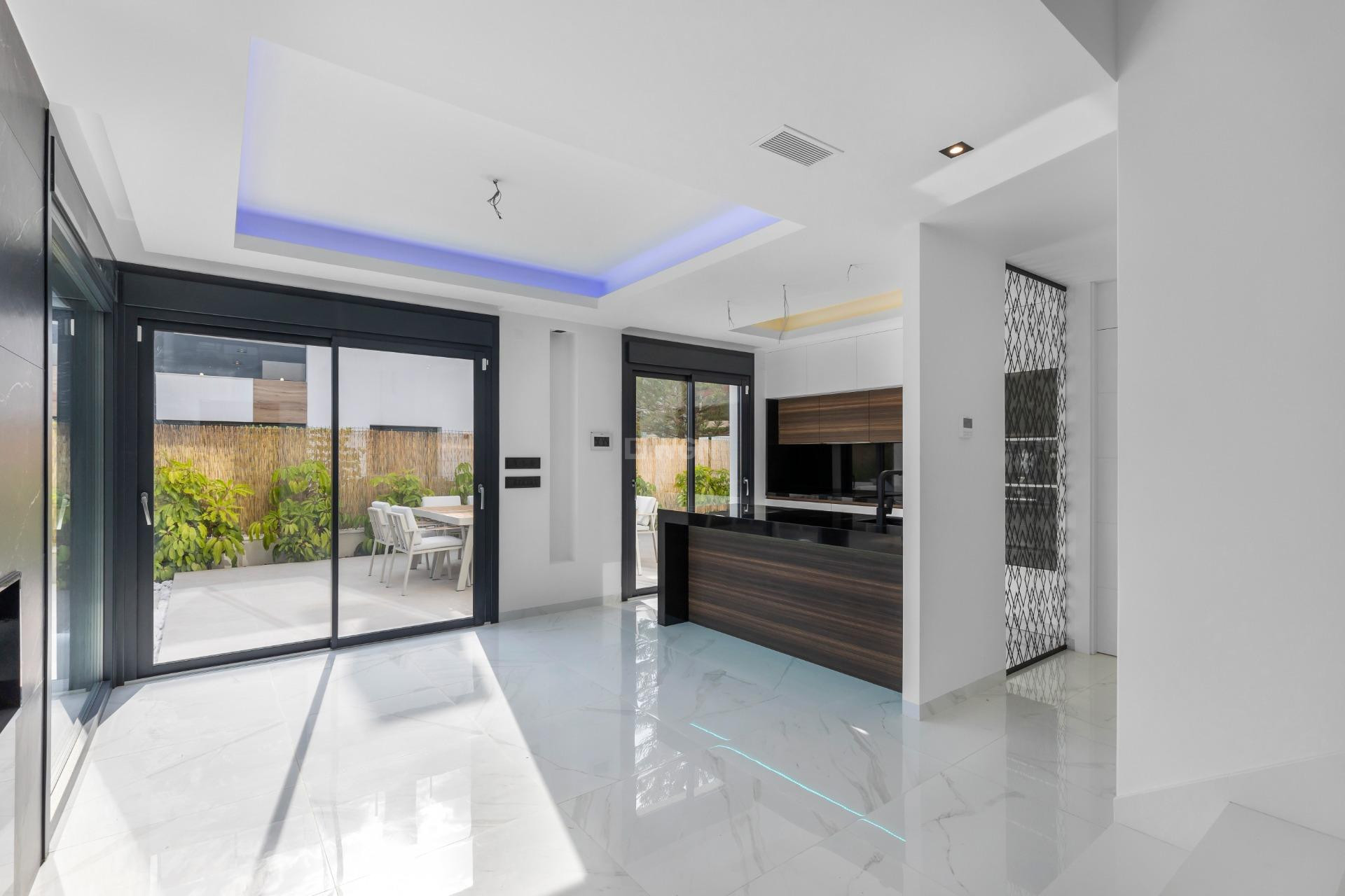 Odsprzedaż - Villa - Torrevieja - Torreta Florida