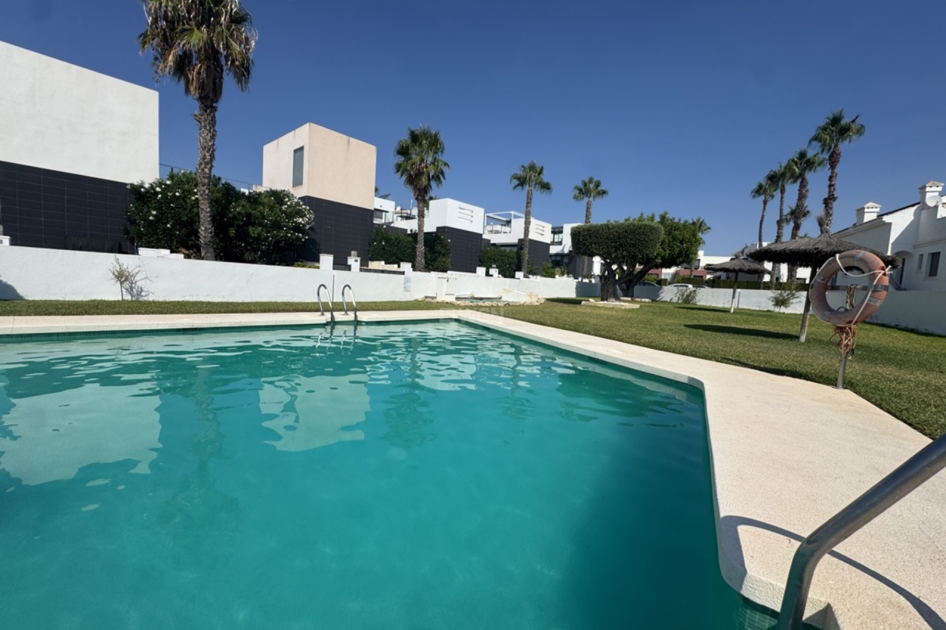 Odsprzedaż - Villa - Villamartin - Costa Blanca