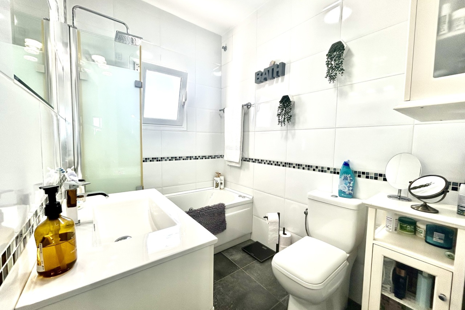 Odsprzedaż - Villa - Villamartin - Costa Blanca