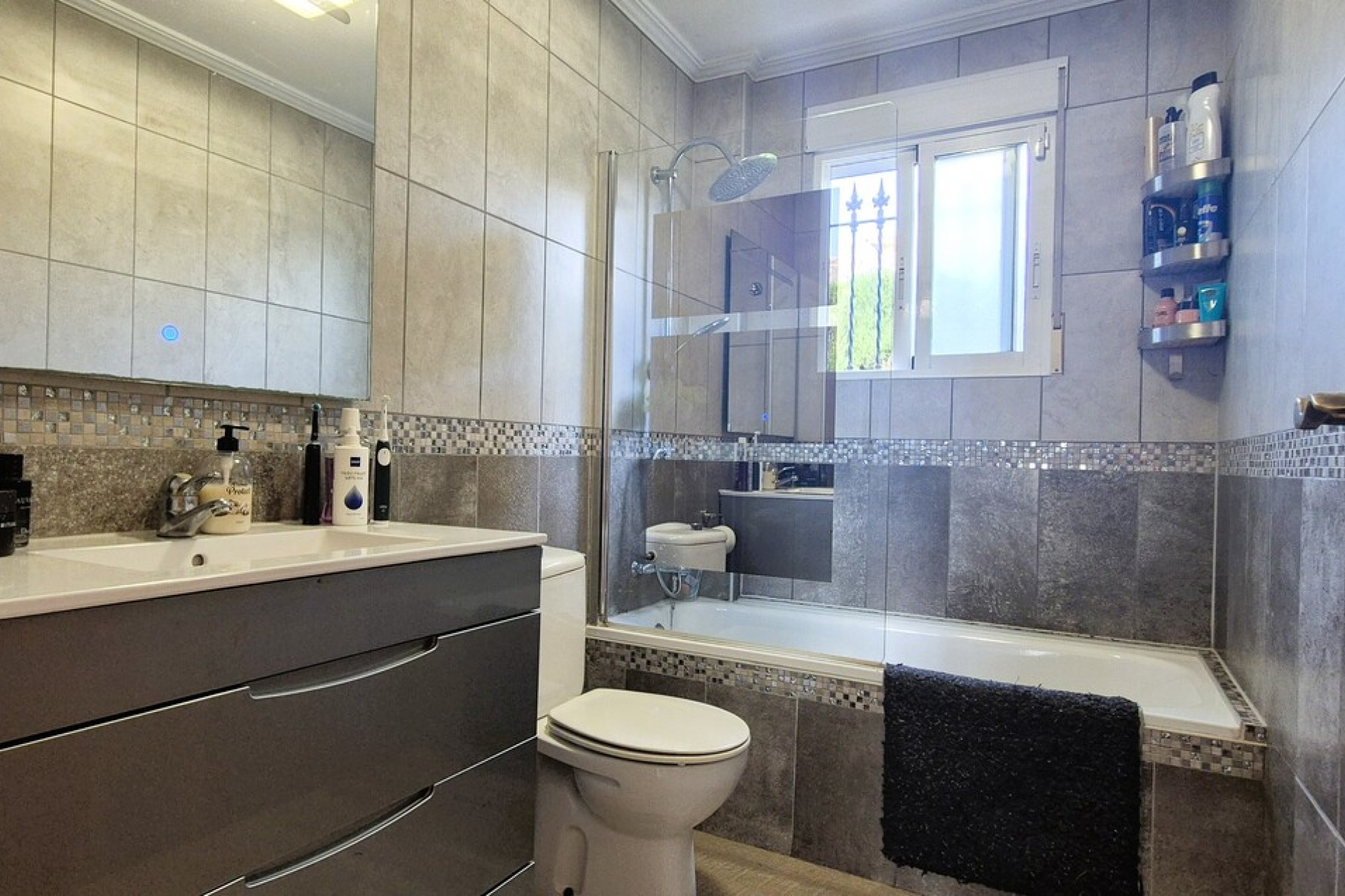 Odsprzedaż - Villa - Villamartin - Costa Blanca