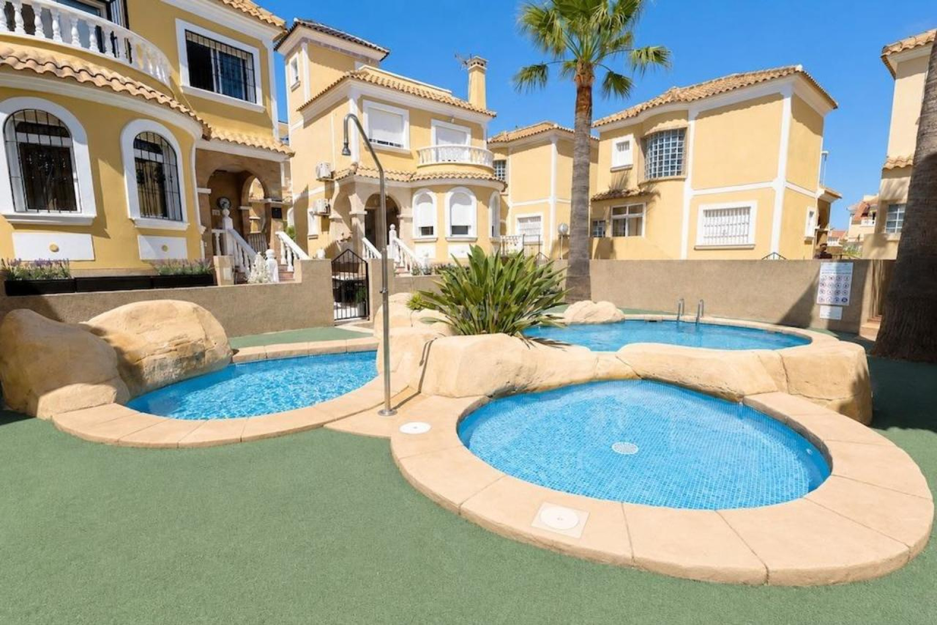 Odsprzedaż - Villa - Villamartin - Costa Blanca