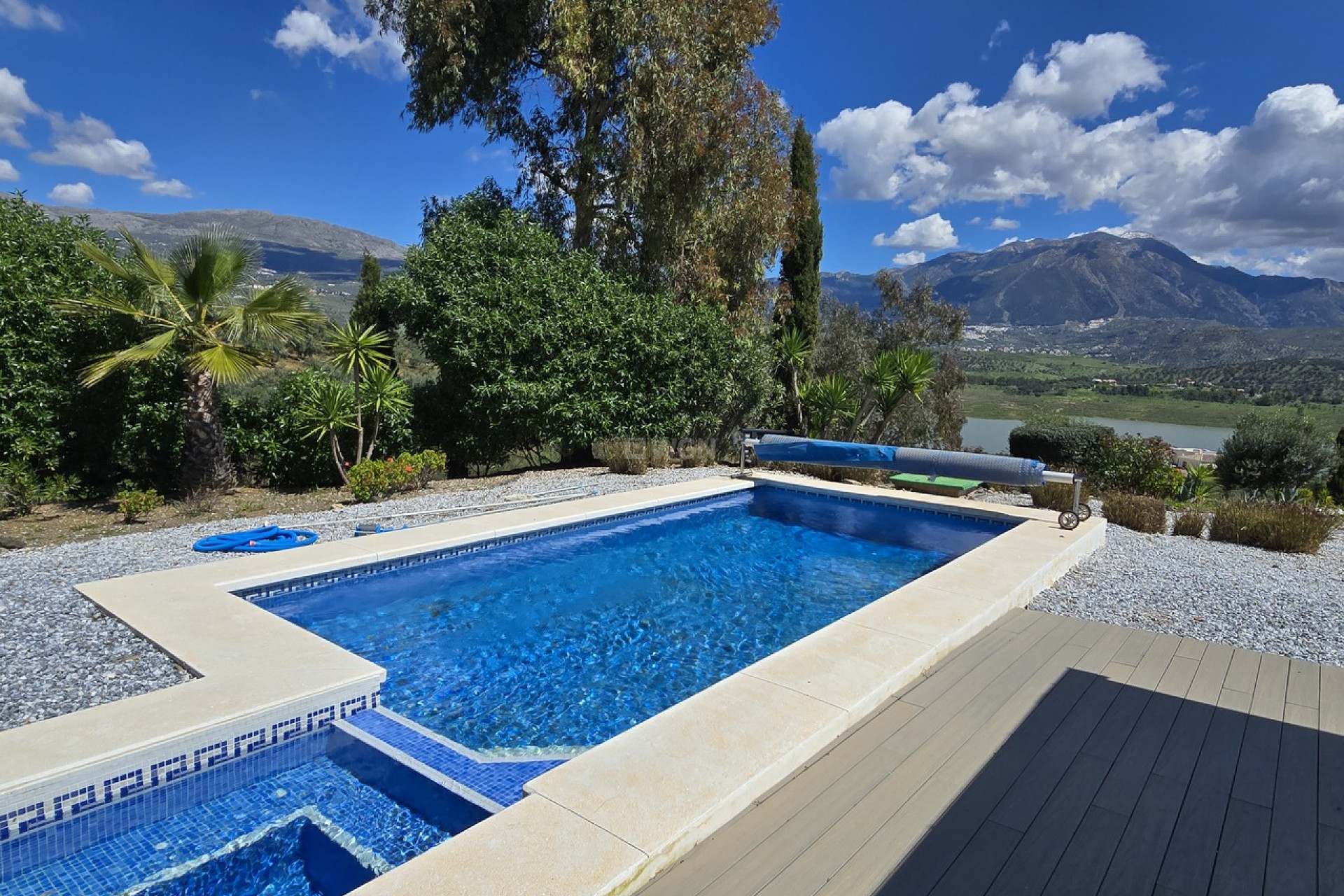 Odsprzedaż - Villa - Vinuela - Inland