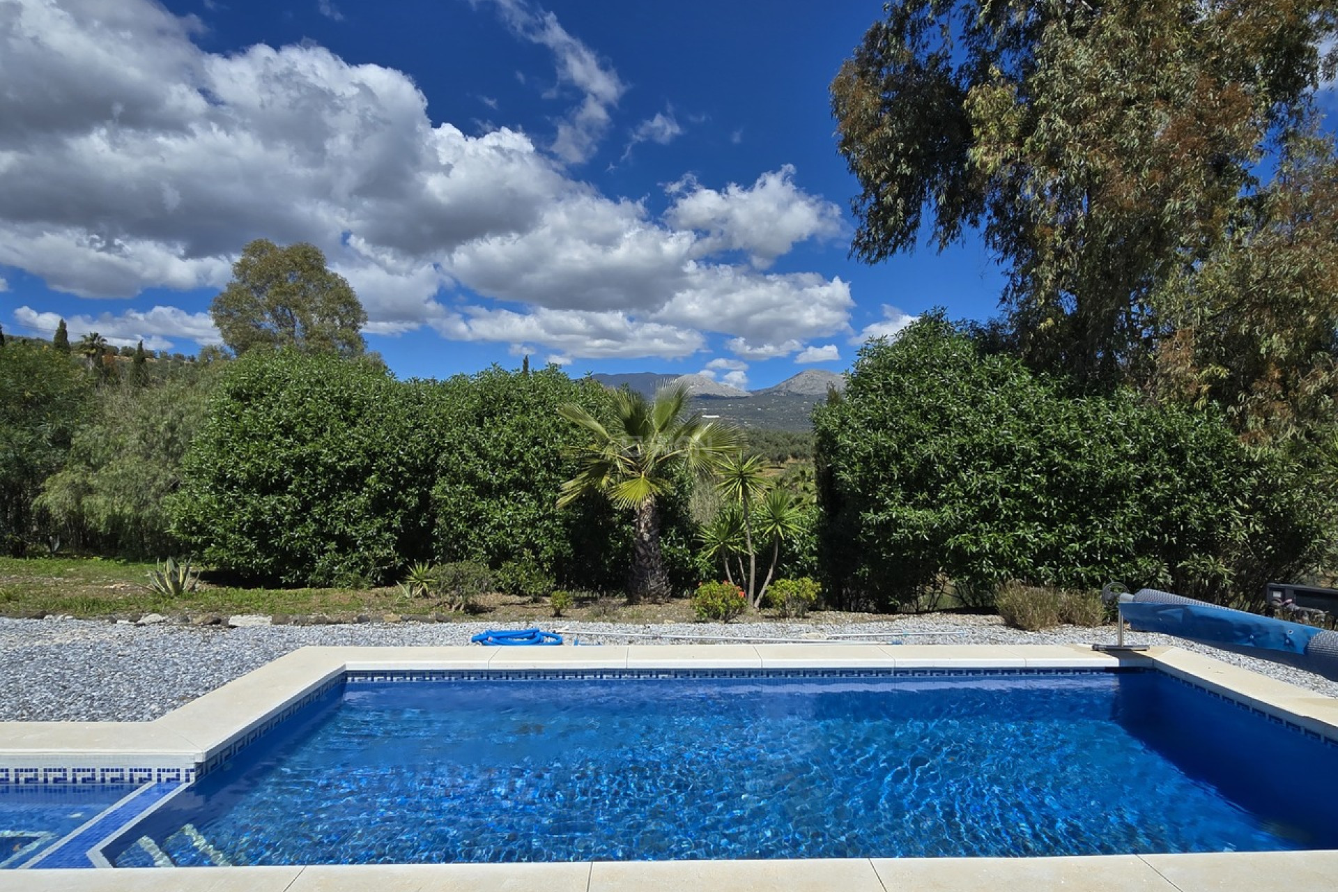 Odsprzedaż - Villa - Vinuela - Inland