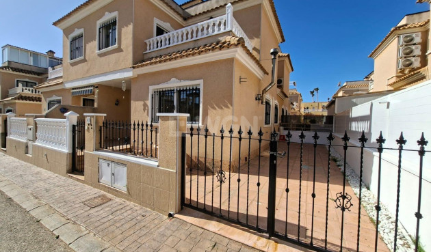 Quad House - Odsprzedaż - Orihuela Costa - La Regia