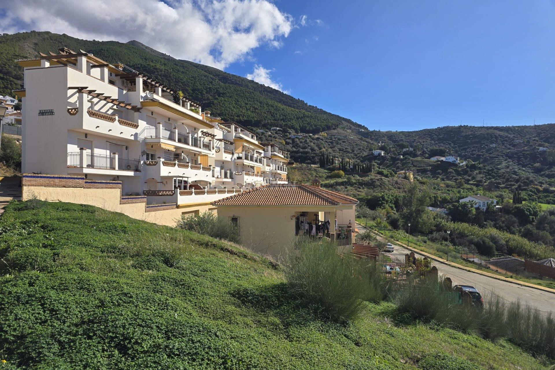 Resale - Apartment / flat - Alcaucín - Inland