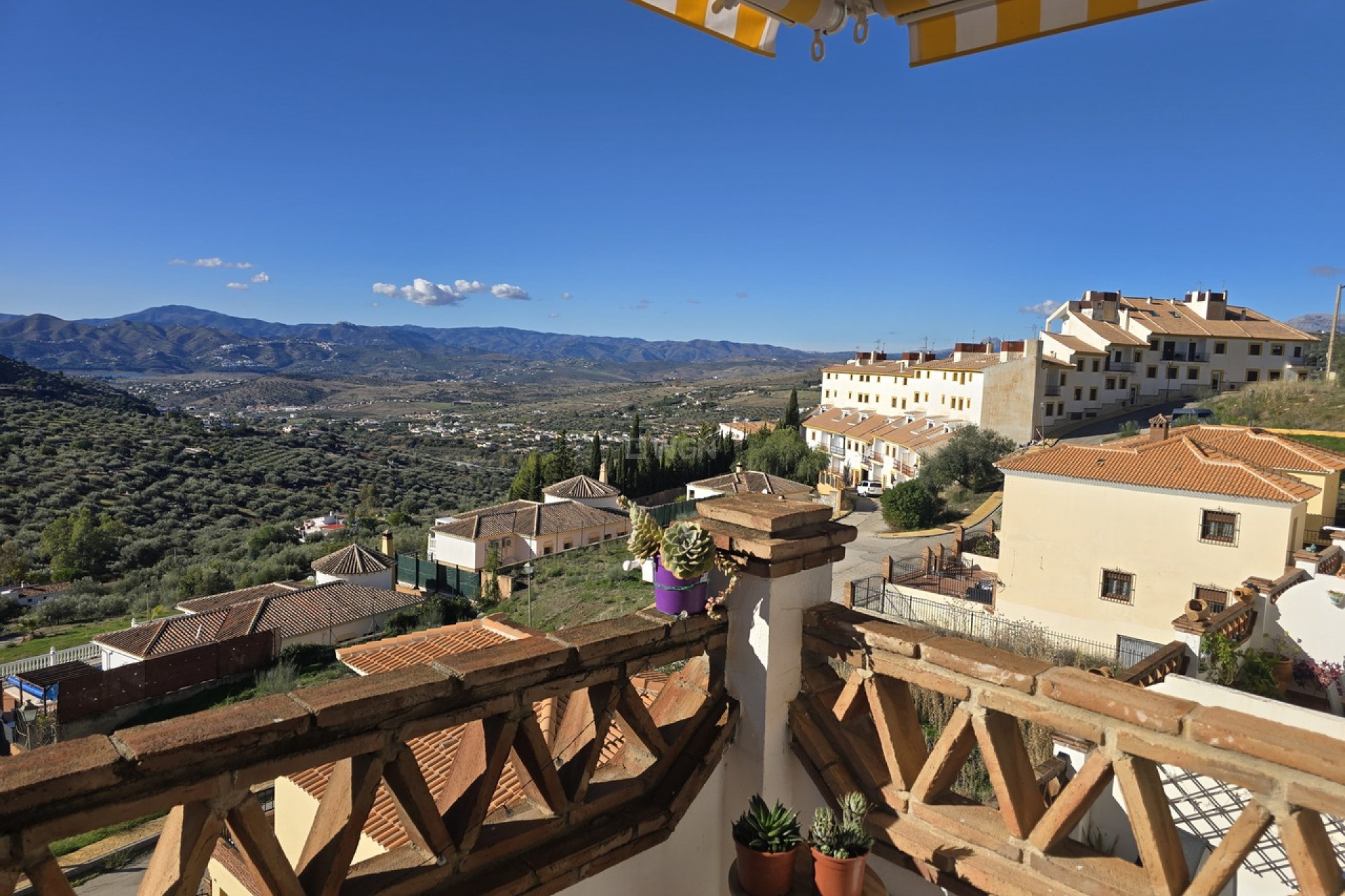 Resale - Apartment / flat - Alcaucín - Inland