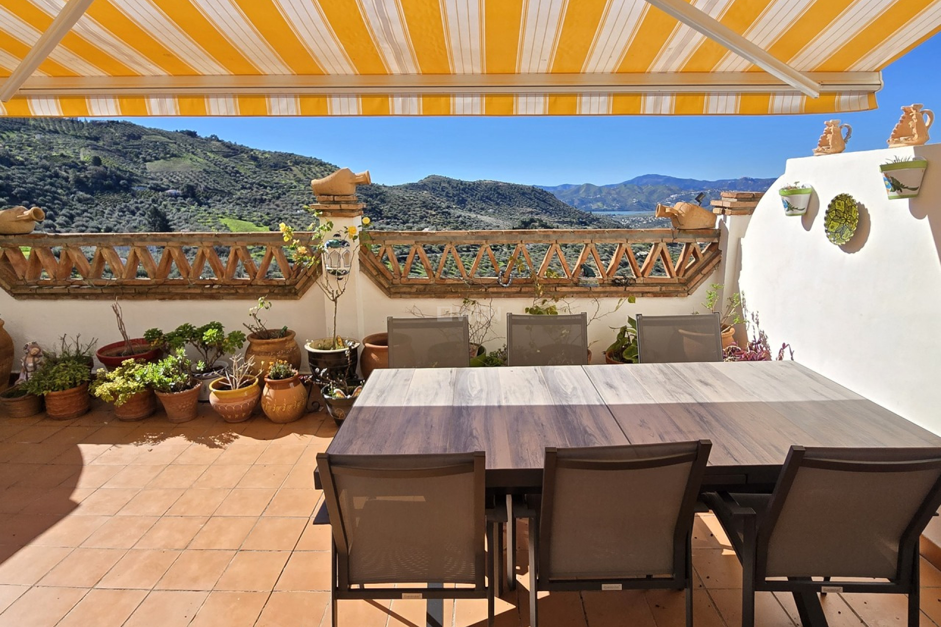 Resale - Apartment / flat - Alcaucín - Inland