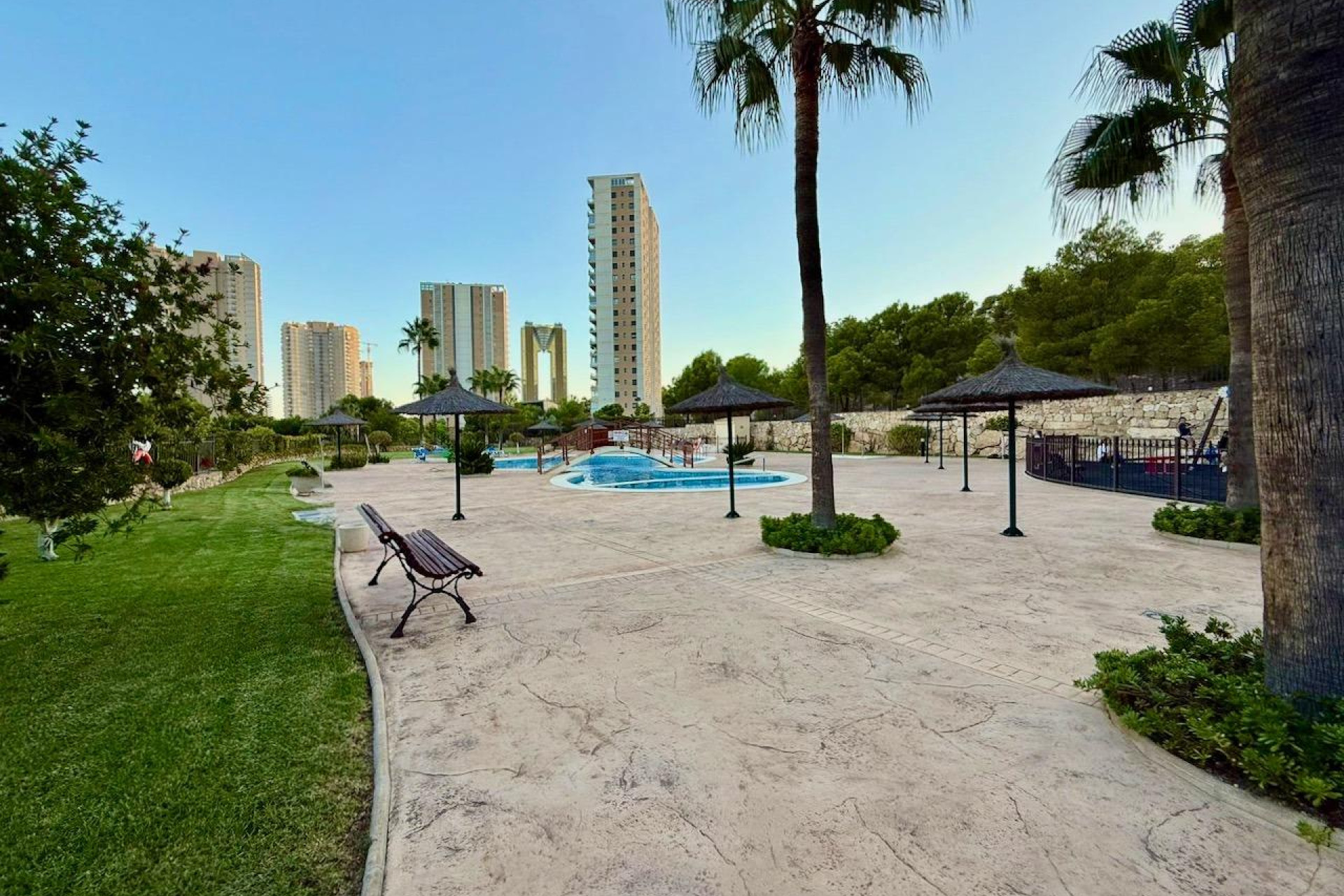 Resale - Apartment / flat - Benidorm - Via Parque