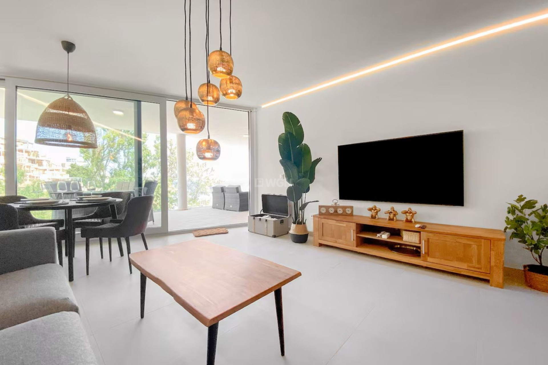 Resale - Apartment / flat - Carvajal - Costa del Sol