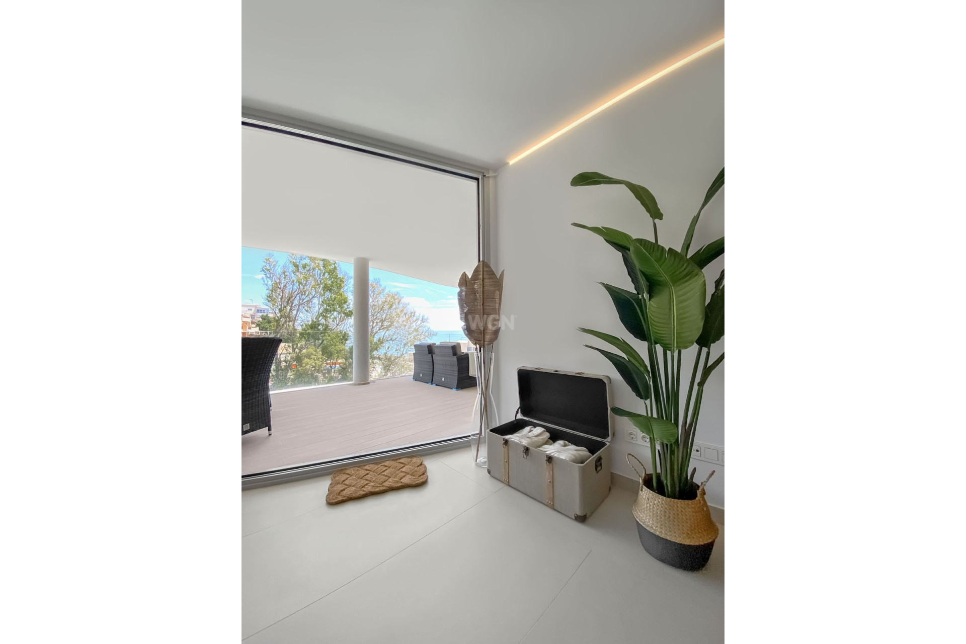 Resale - Apartment / flat - Carvajal - Costa del Sol