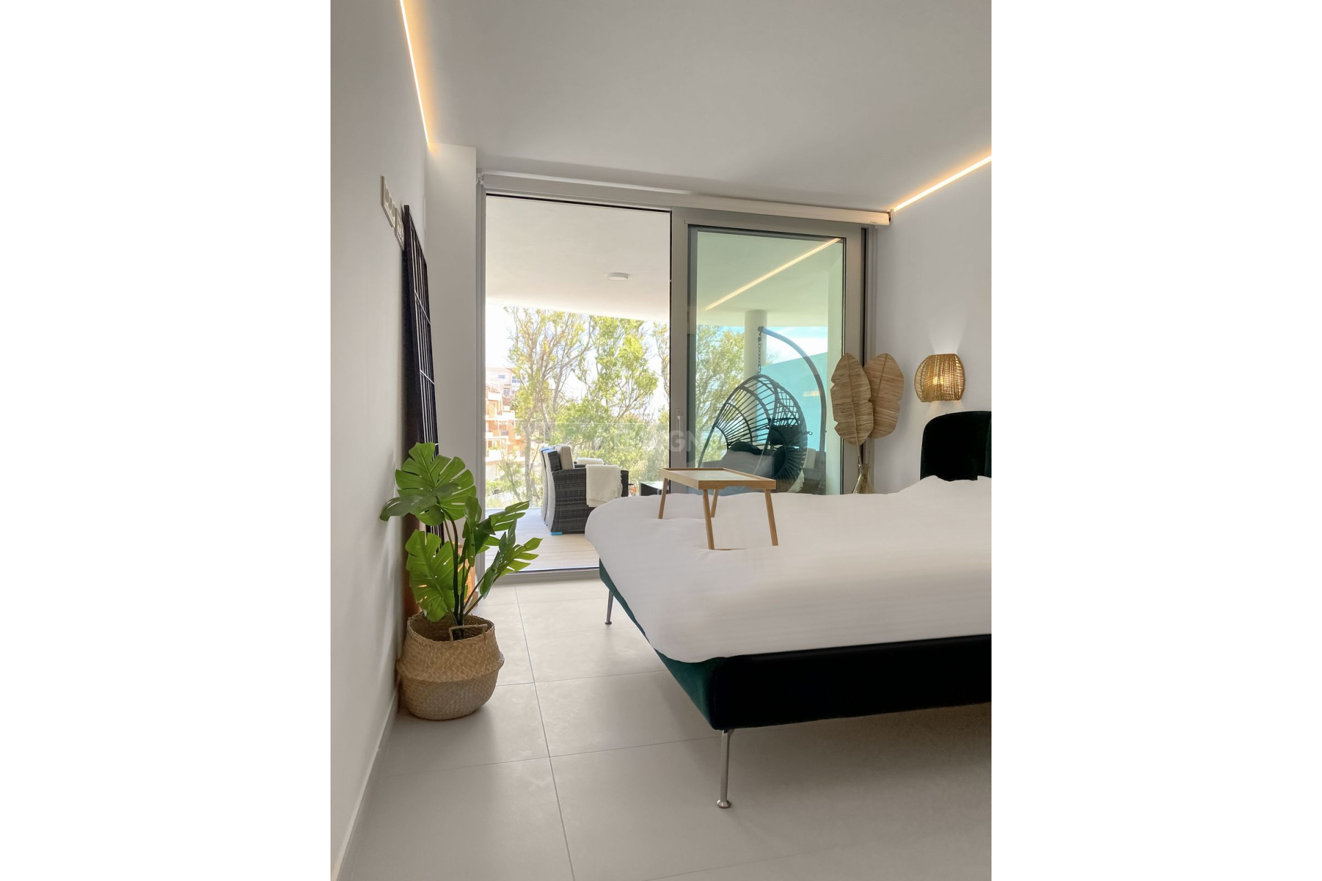 Resale - Apartment / flat - Carvajal - Costa del Sol