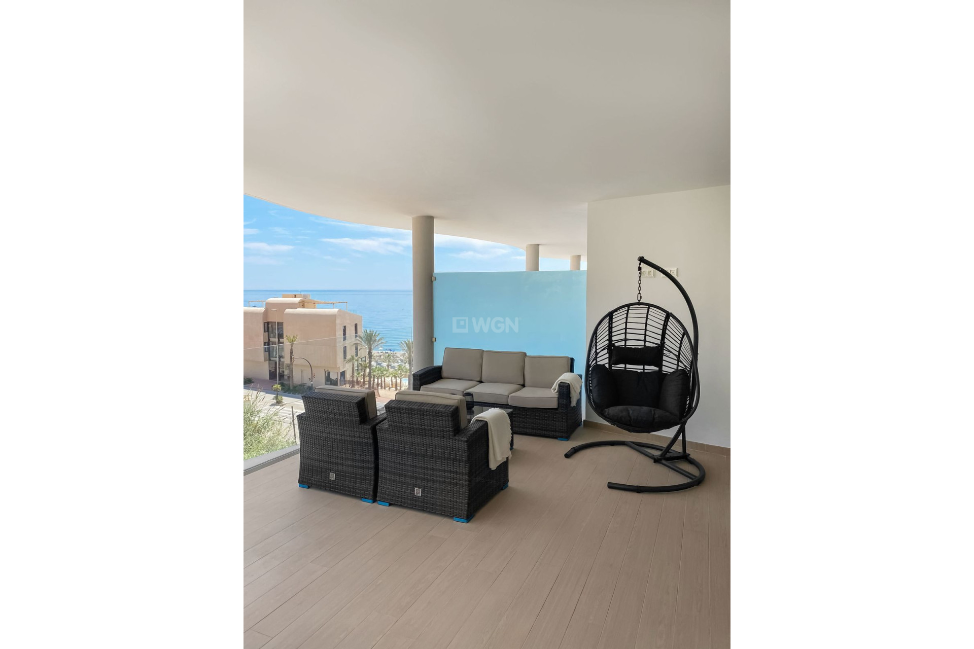 Resale - Apartment / flat - Carvajal - Costa del Sol