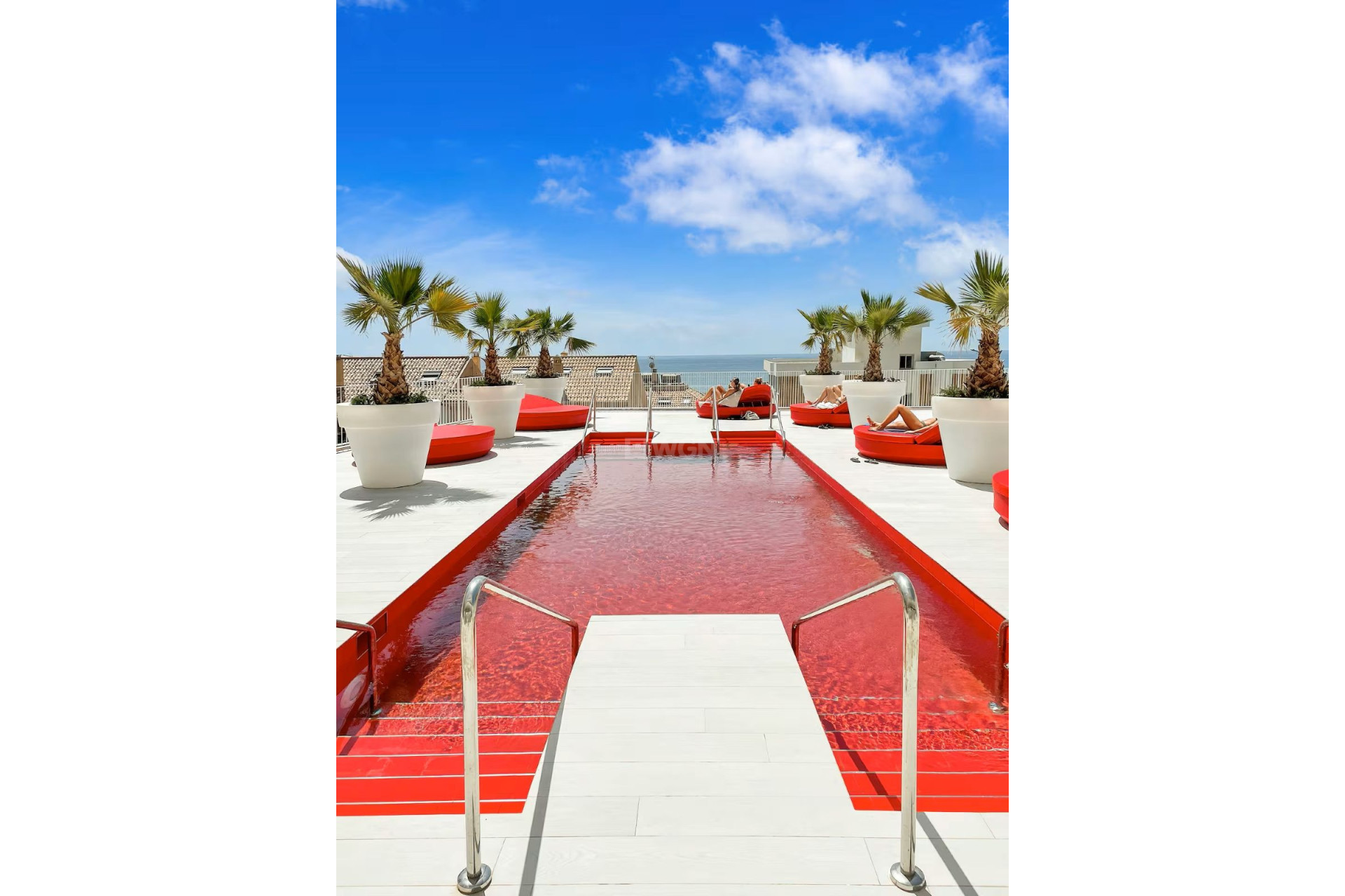 Resale - Apartment / flat - Carvajal - Costa del Sol