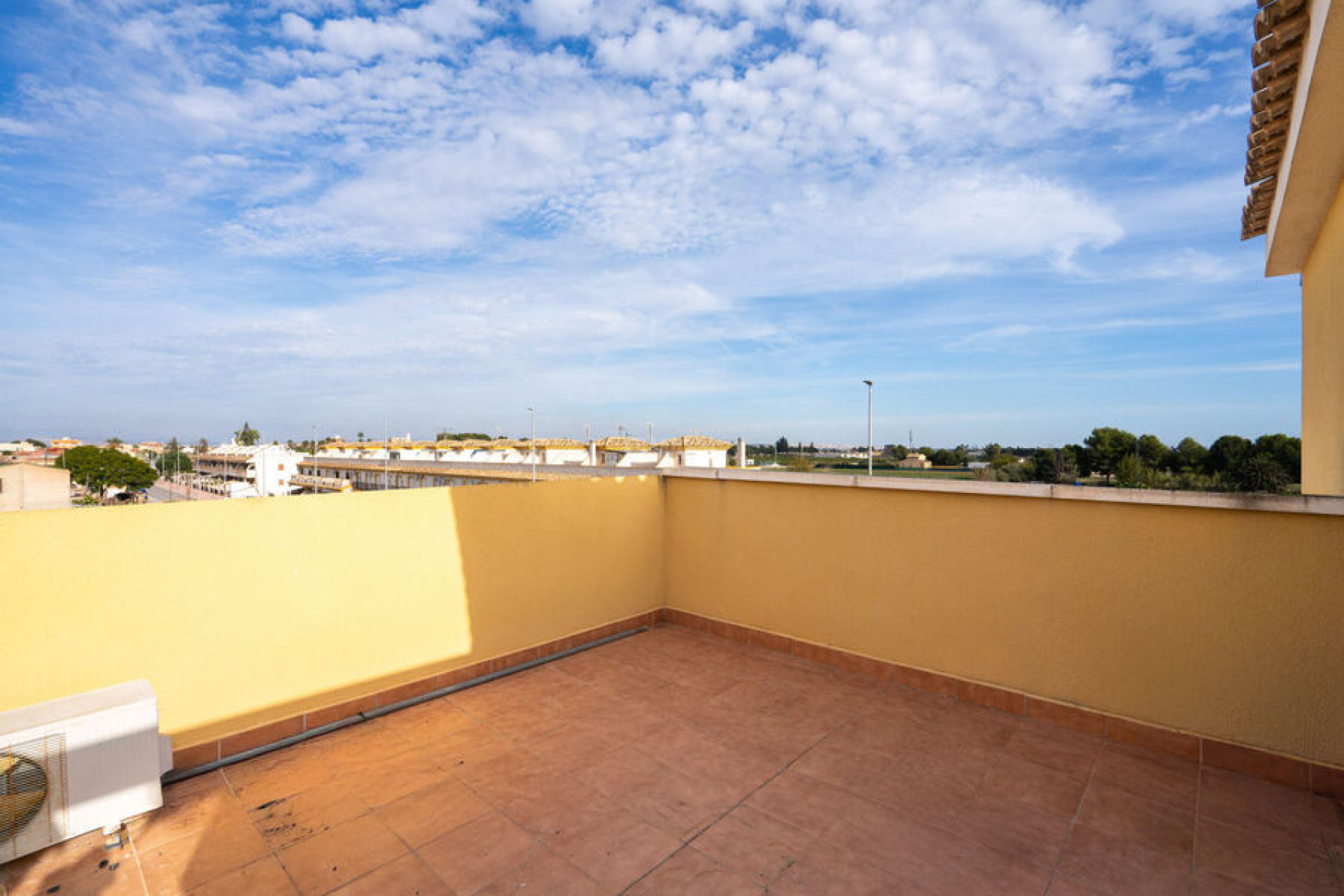 Resale - Apartment / flat - Daya Nueva - Costa Blanca