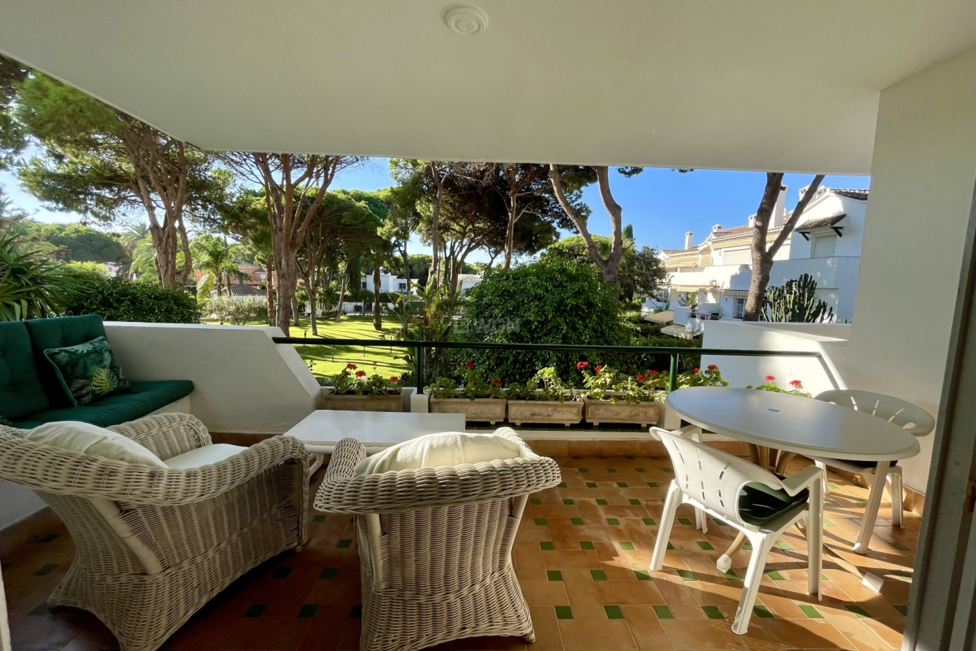 Resale - Apartment / flat - Estepona - Costa del Sol