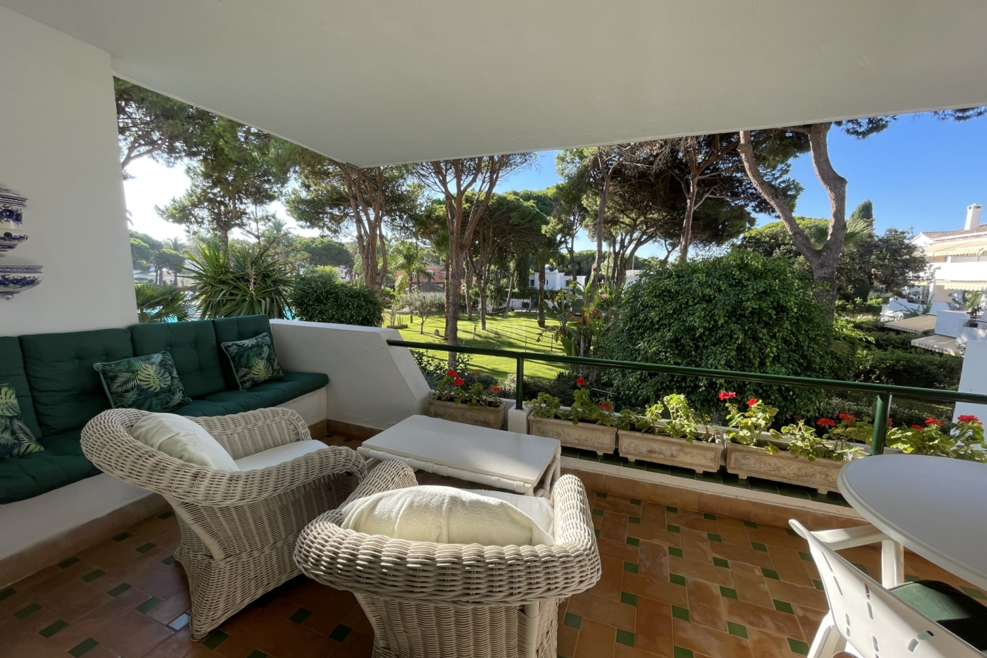 Resale - Apartment / flat - Estepona - Costa del Sol