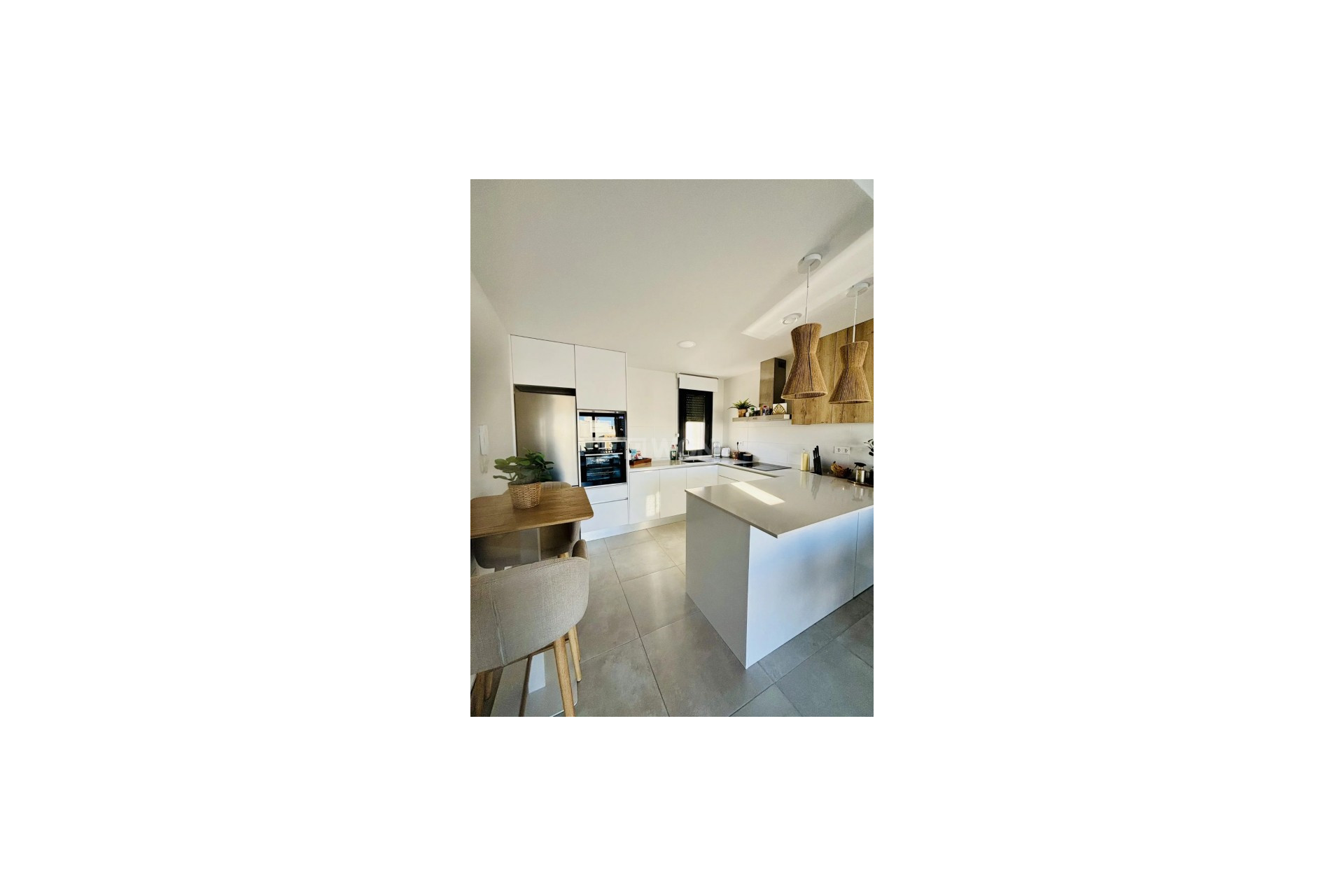 Resale - Apartment / flat - Las Filipinas - Inland