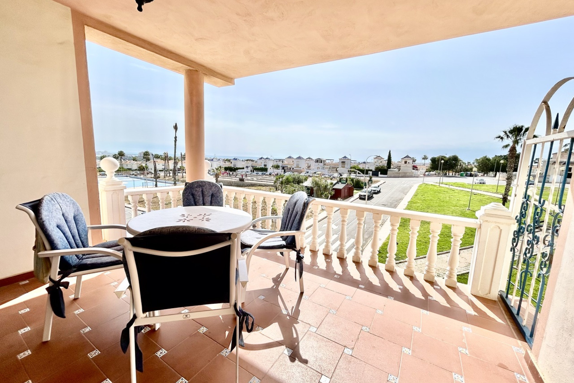 Resale - Apartment / flat - Los Altos - Costa Blanca