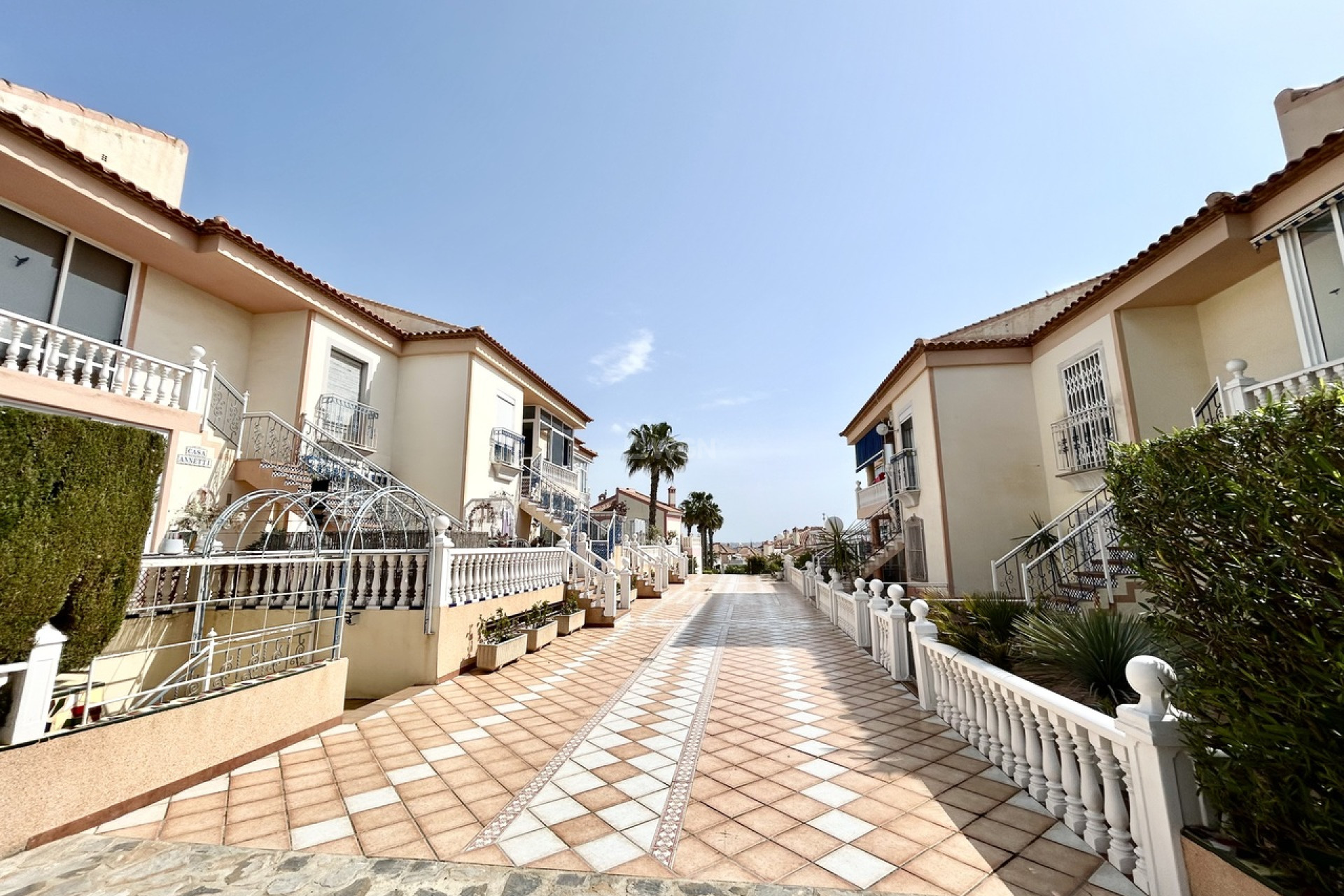 Resale - Apartment / flat - Los Altos - Costa Blanca
