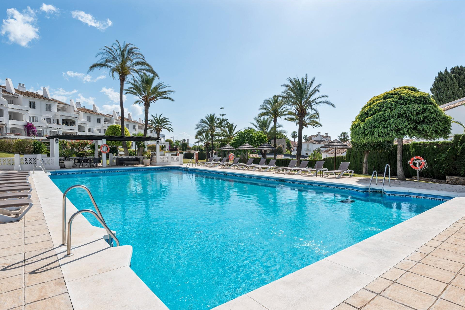 Resale - Apartment / flat - Marbella - Nueva Andalucia