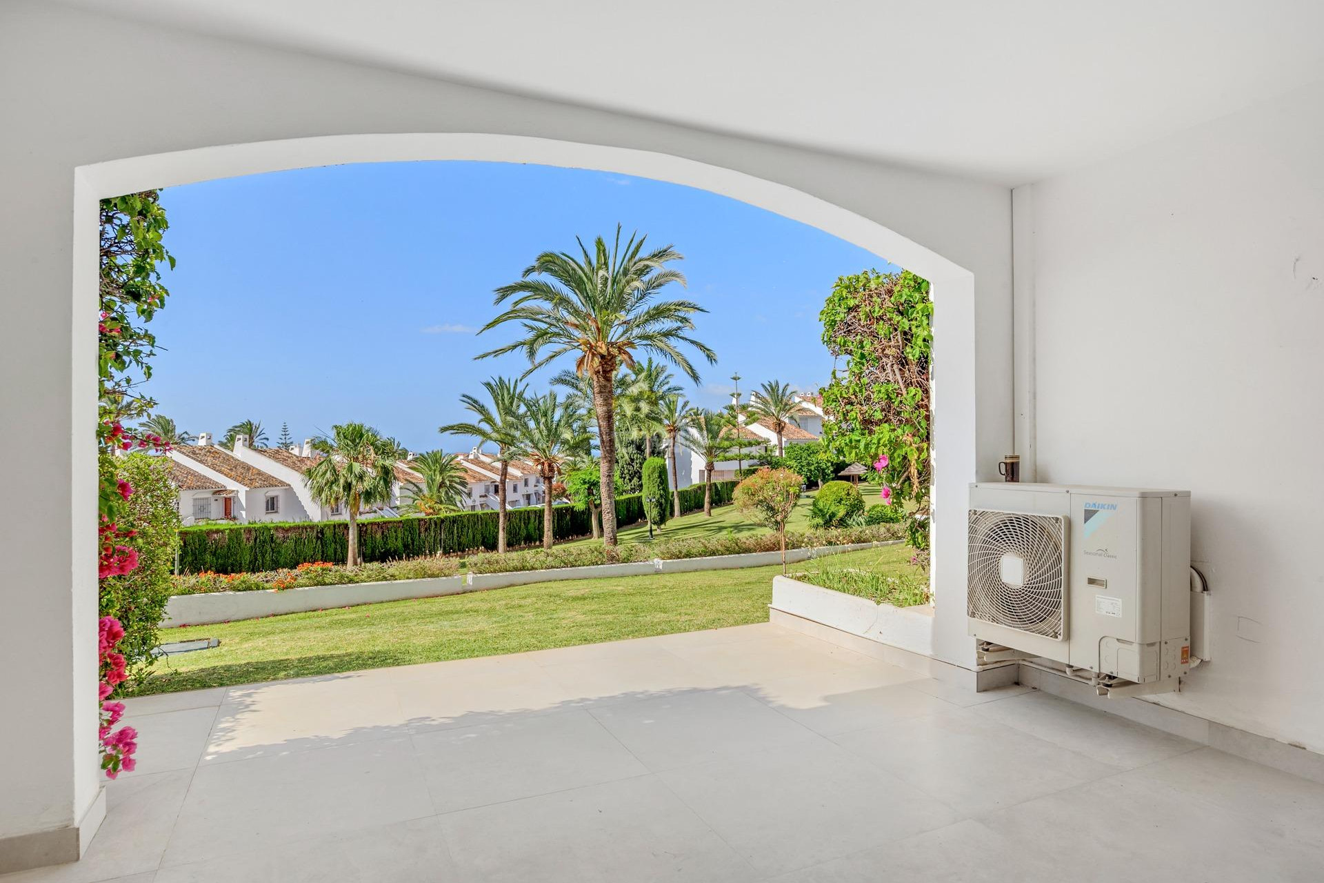 Resale - Apartment / flat - Marbella - Nueva Andalucia