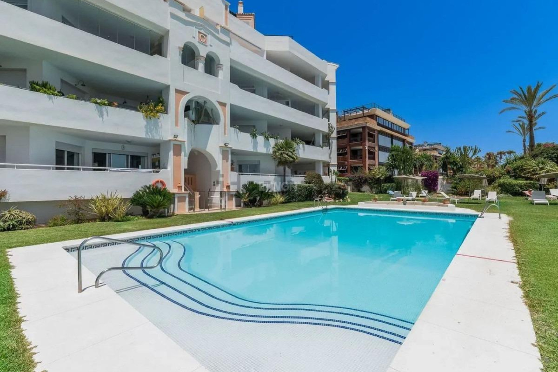 Resale - Apartment / flat - Marbella - Puerto Banus