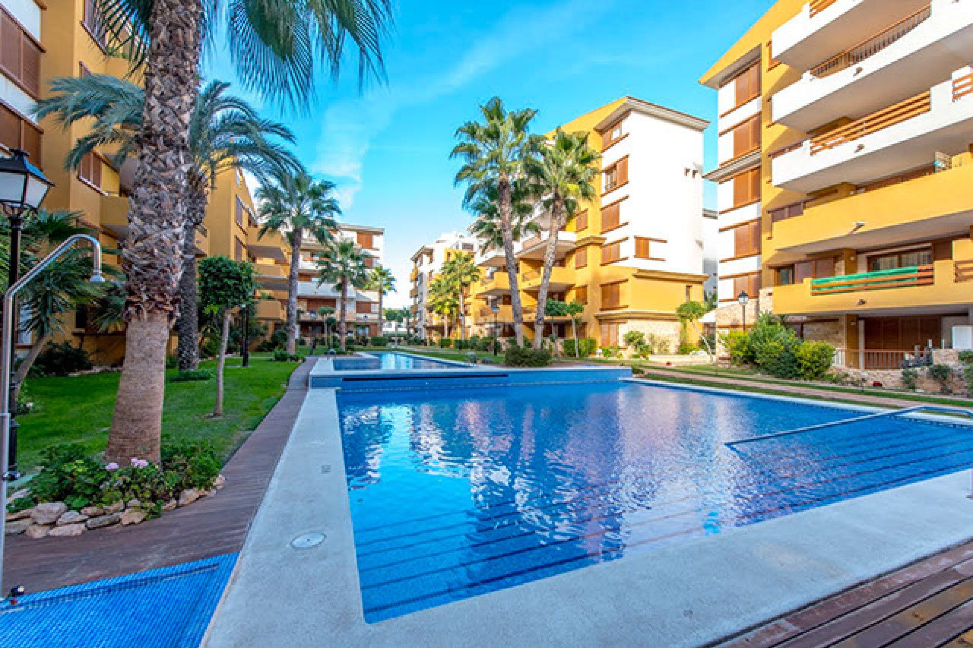 Resale - Apartment / flat - Punta Prima - Costa Blanca