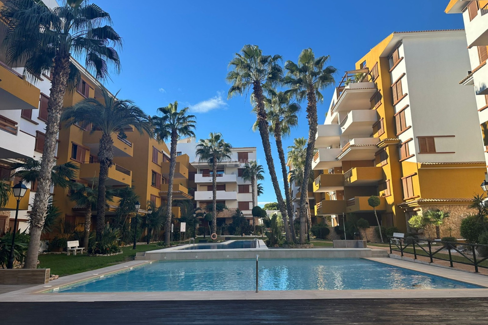 Resale - Apartment / flat - Punta Prima - Costa Blanca