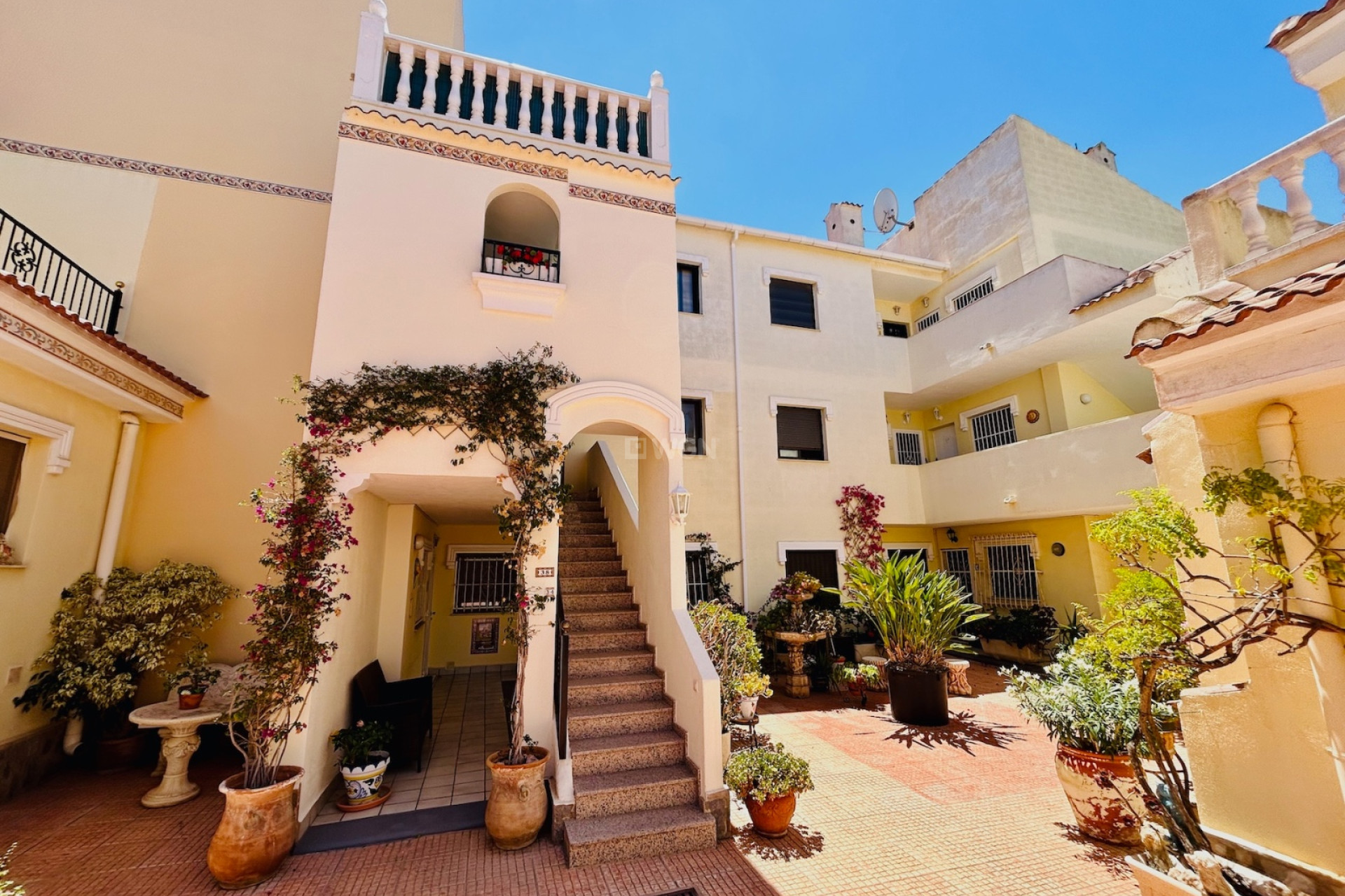 Resale - Apartment / flat - Rojales - Costa Blanca