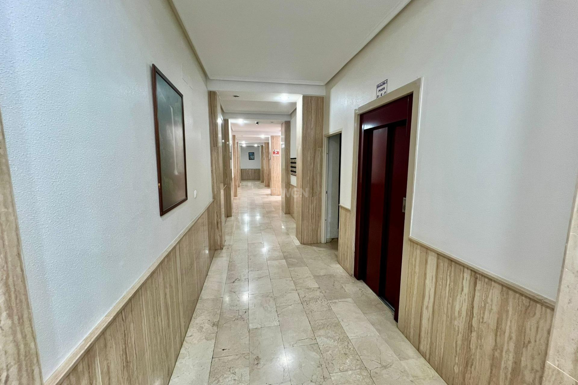 Resale - Apartment / flat - Torrevieja - Acequion