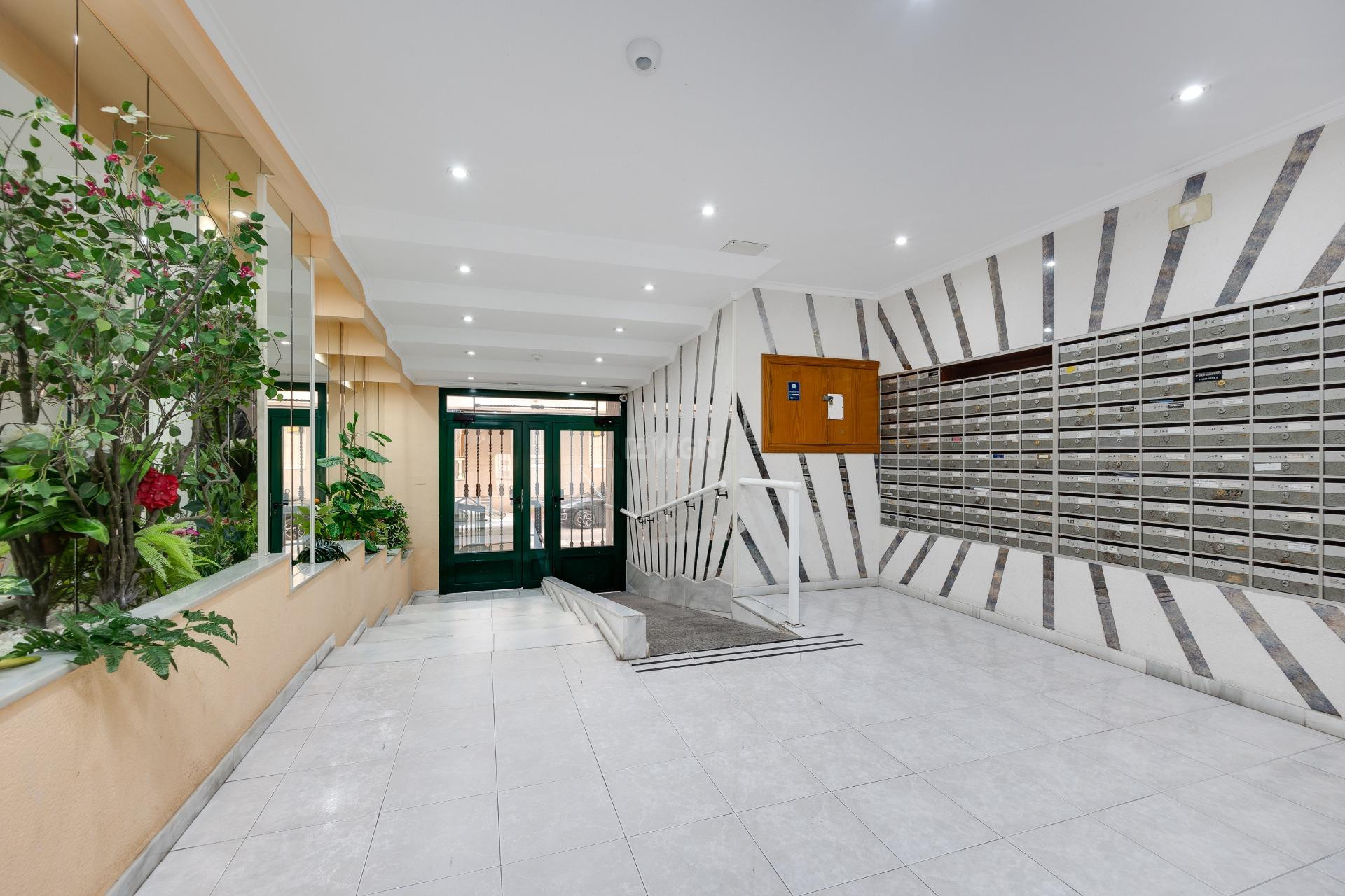 Resale - Apartment / flat - Torrevieja - Acequion