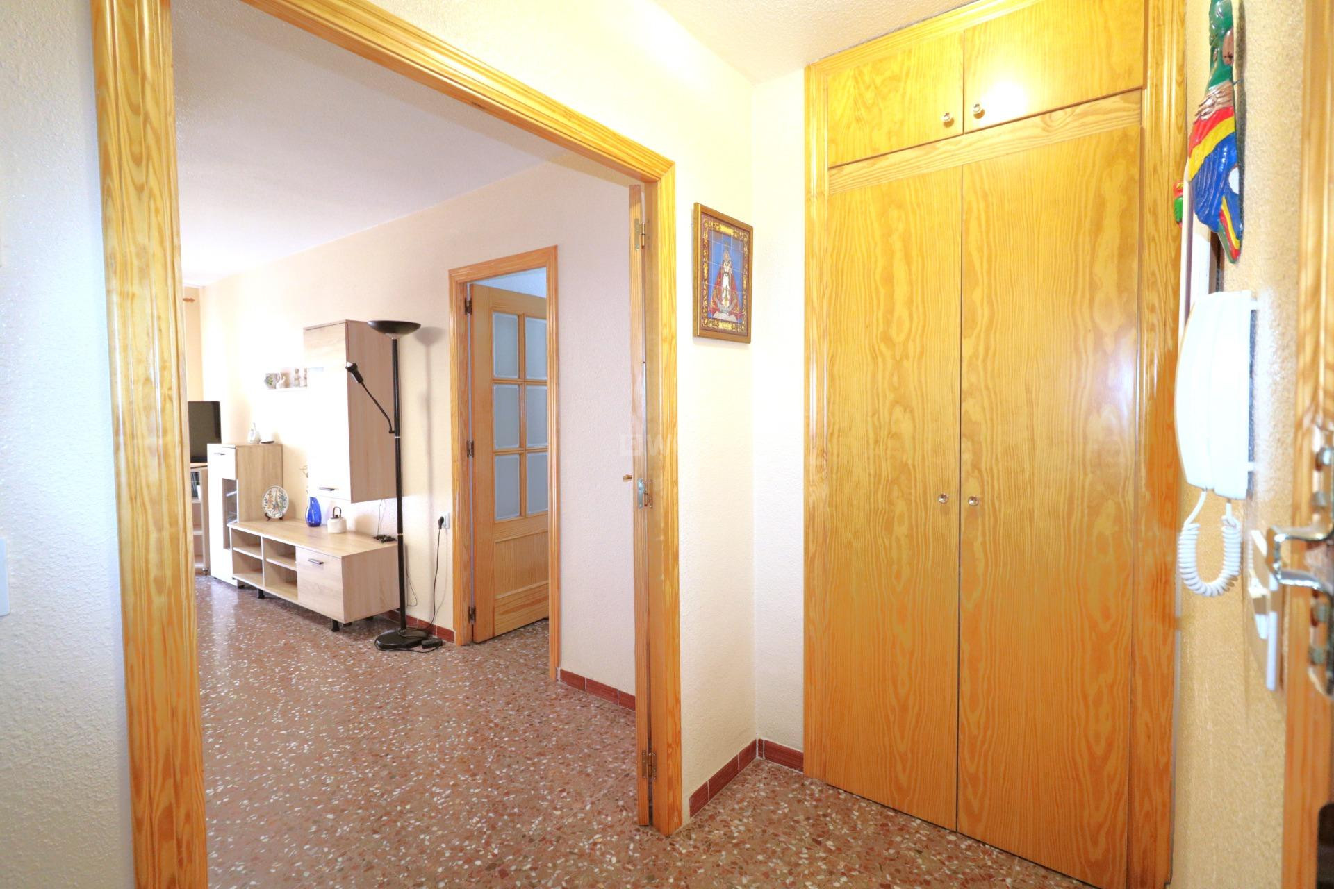 Resale - Apartment / flat - Torrevieja - Acequion