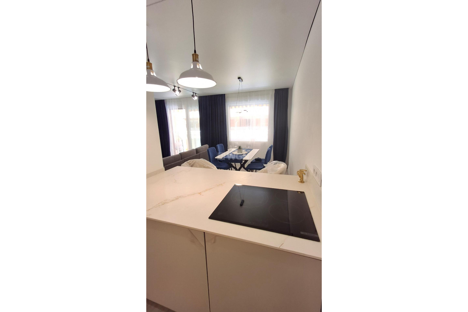 Resale - Apartment / flat - Torrevieja - Acequion