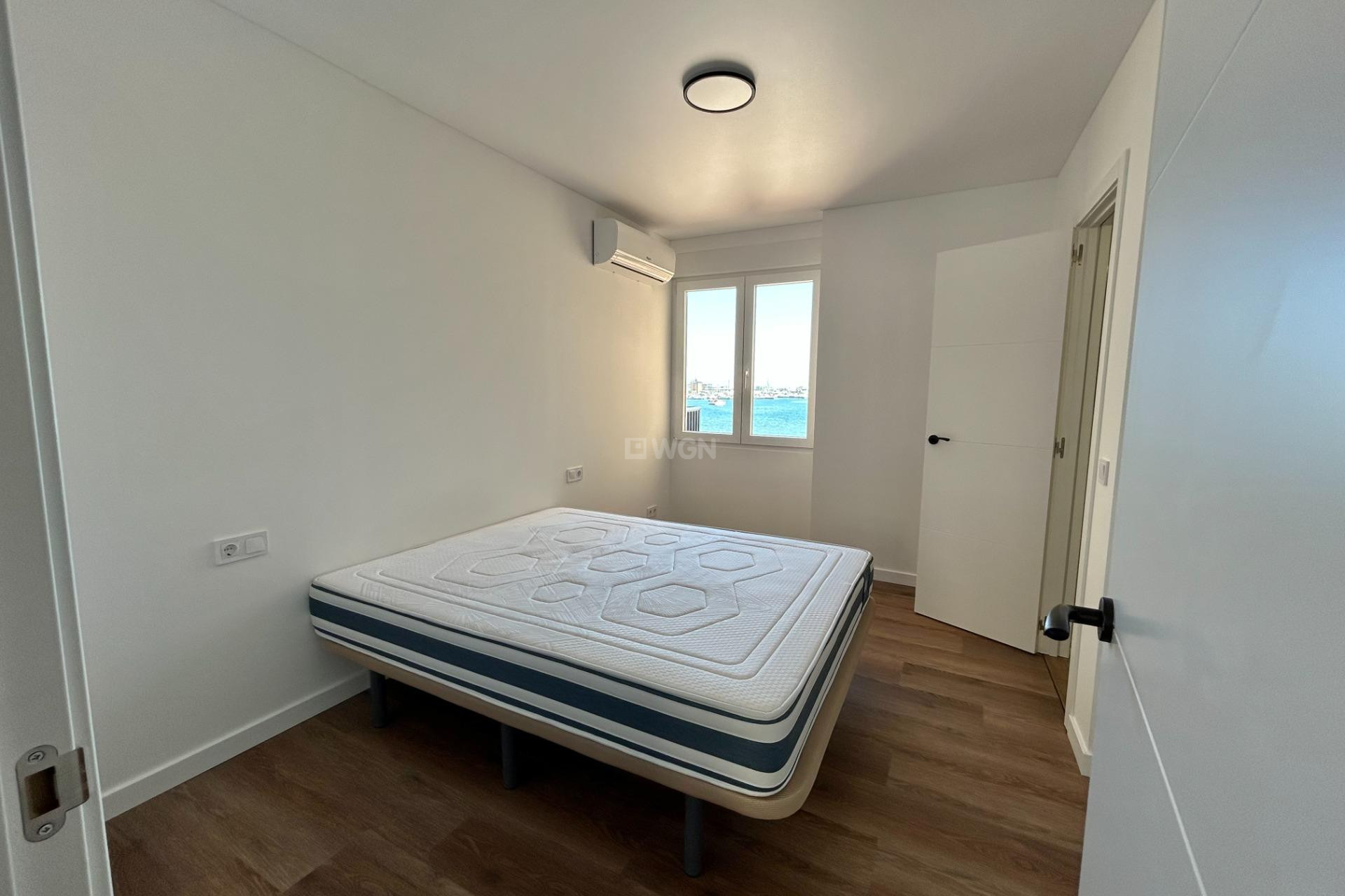 Resale - Apartment / flat - Torrevieja - Acequion