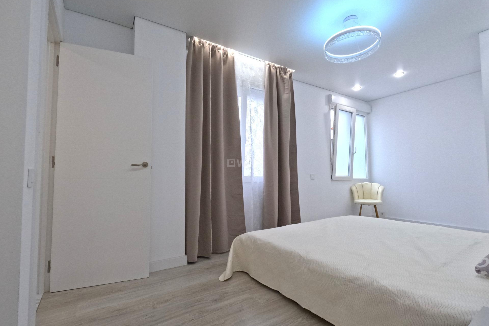 Resale - Apartment / flat - Torrevieja - Acequion