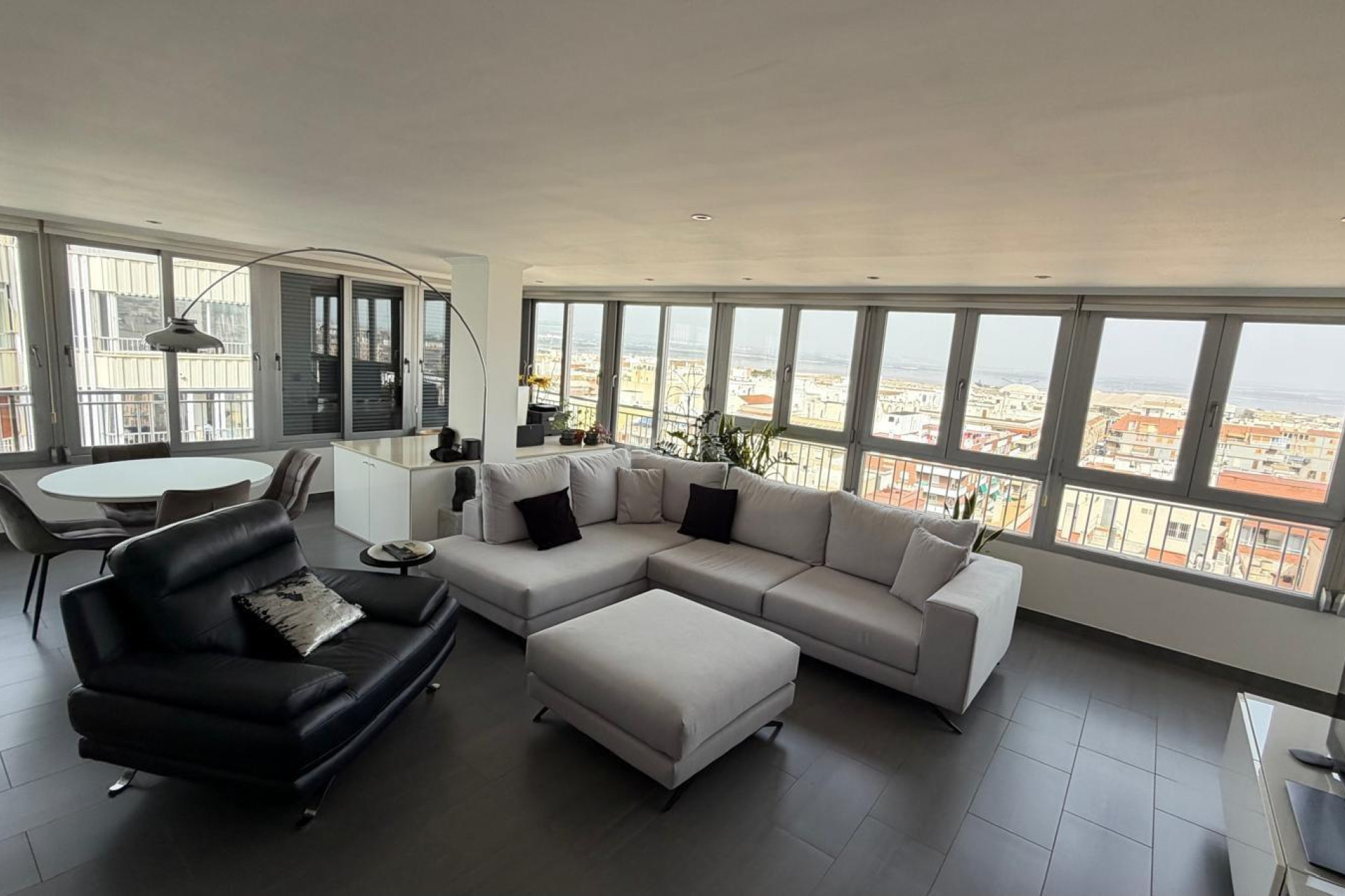 Resale - Apartment / flat - Torrevieja - Acequion