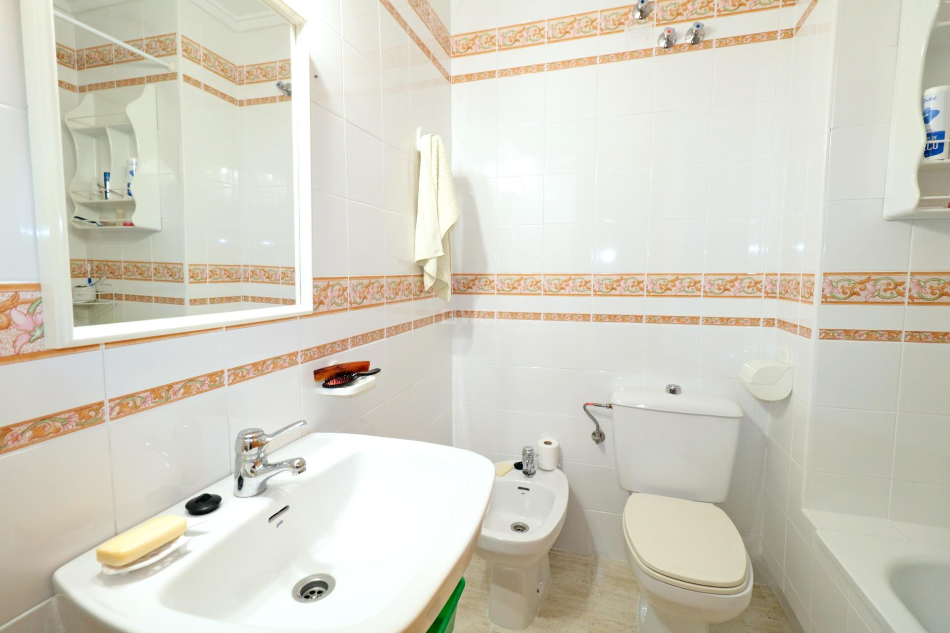 Resale - Apartment / flat - Torrevieja - Acequion