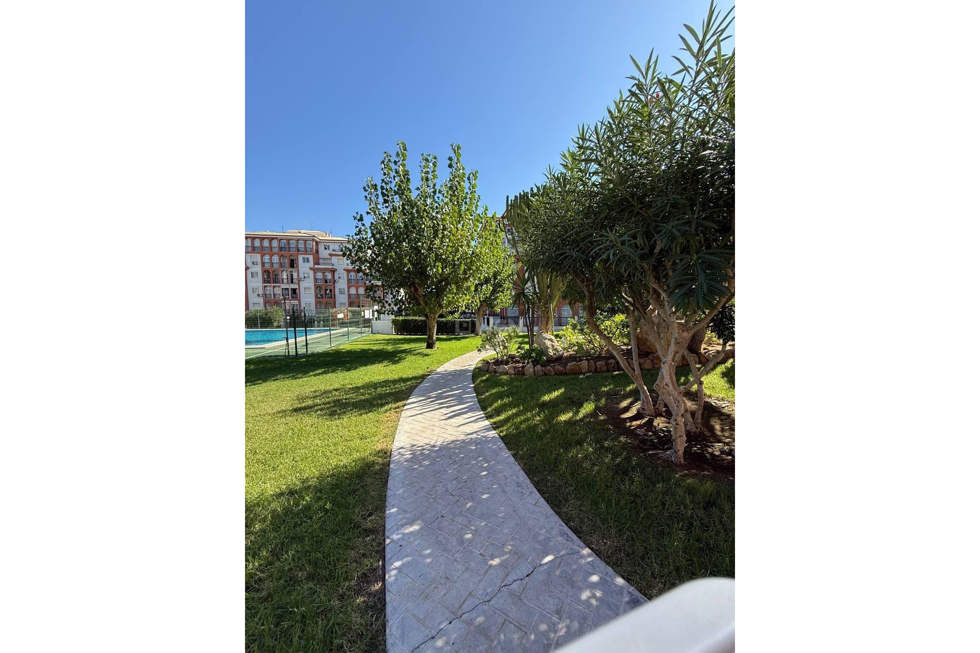 Resale - Apartment / flat - Torrevieja - Aguas Nuevas 2