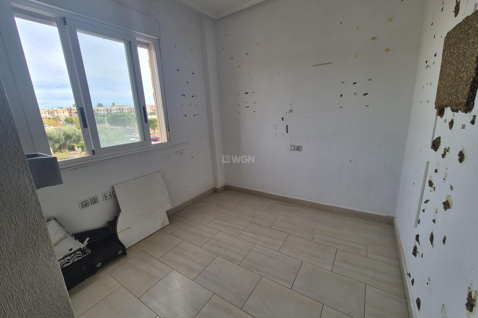 Resale - Apartment / flat - Torrevieja - aguas nuevas