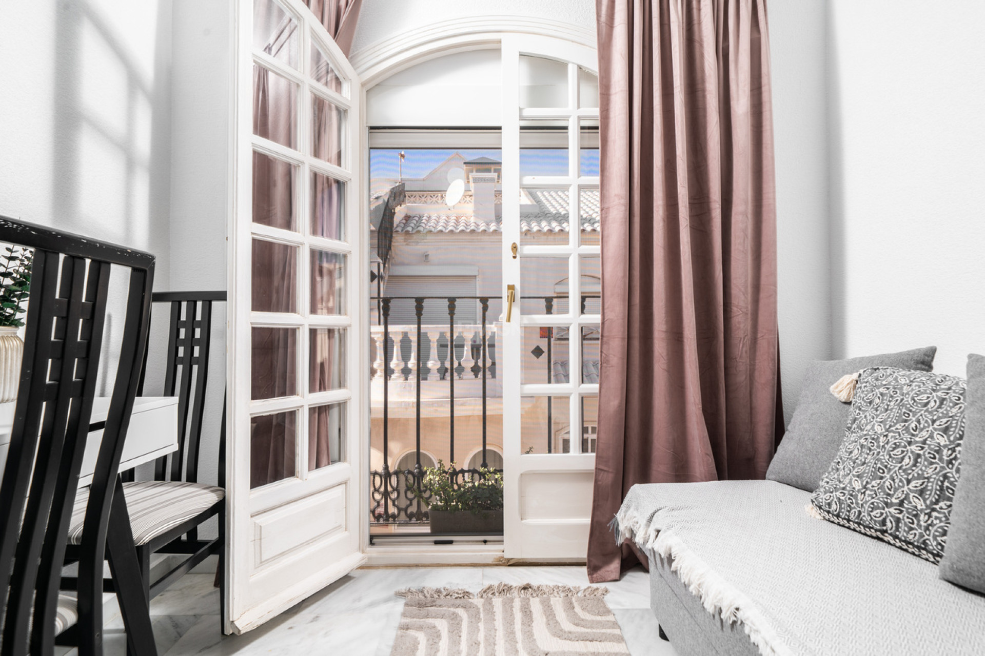 Resale - Apartment / flat - Torrevieja - aguas nuevas