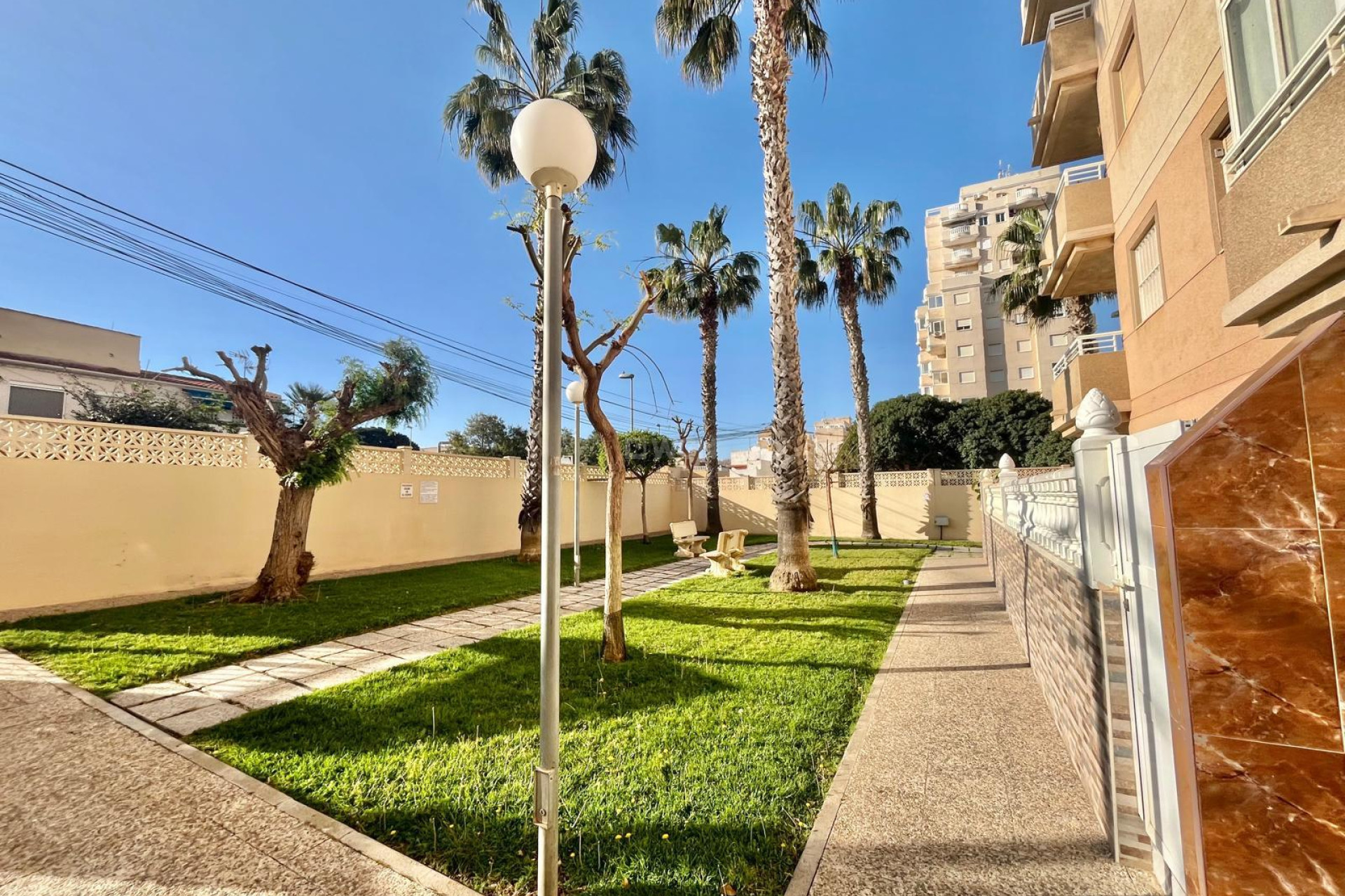 Resale - Apartment / flat - Torrevieja - Calas Blanca