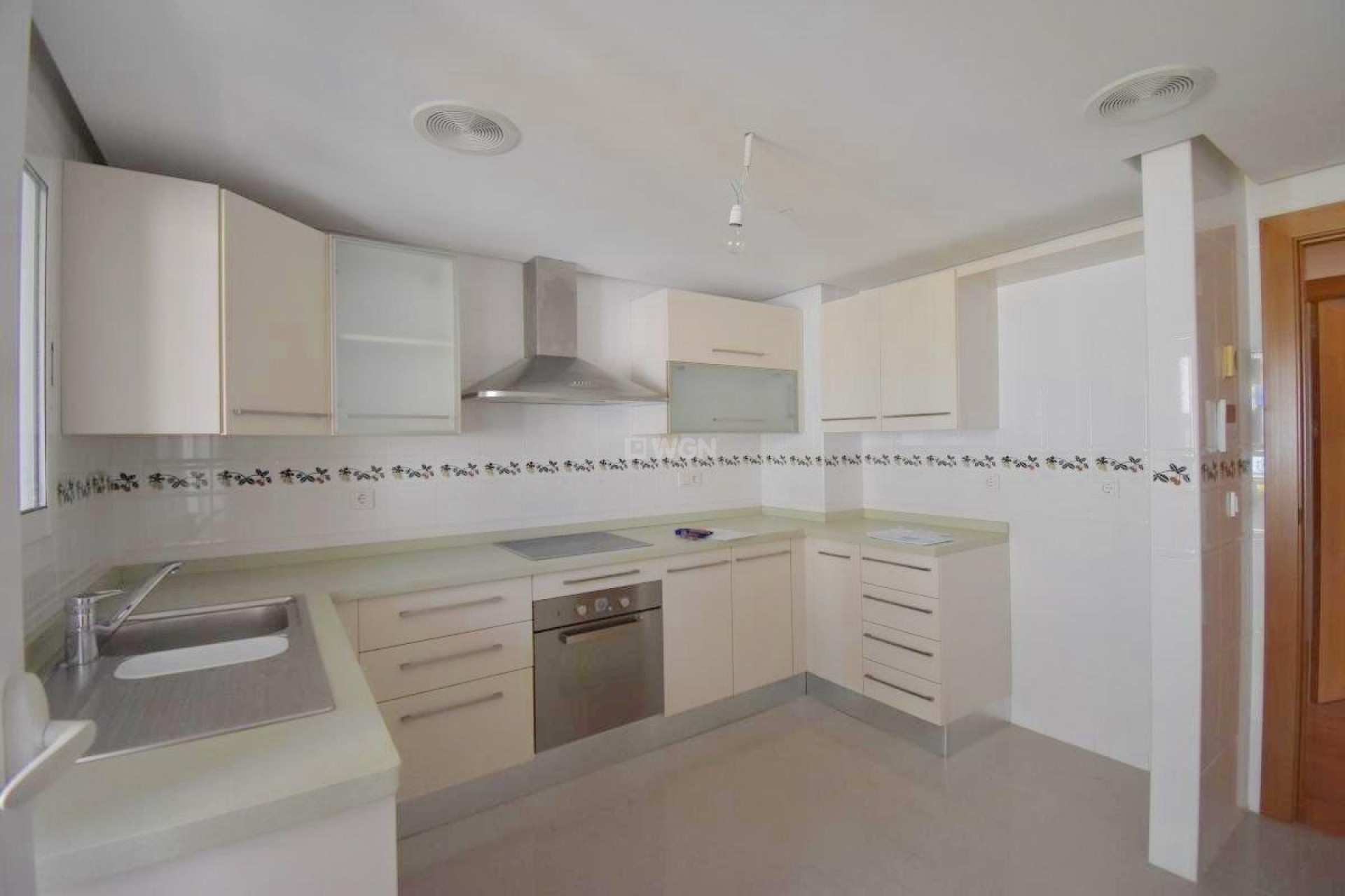 Resale - Apartment / flat - Torrevieja - Centro - Muelle Pesquero