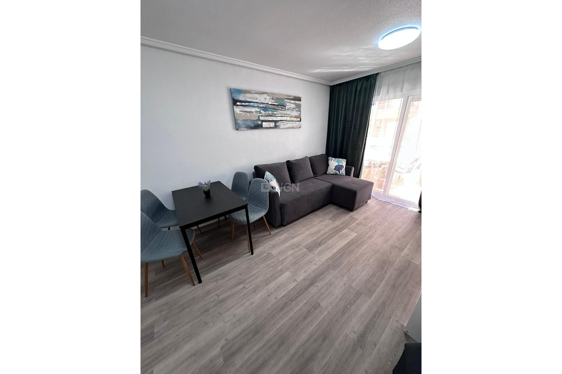 Resale - Apartment / flat - Torrevieja - Centro - Muelle Pesquero
