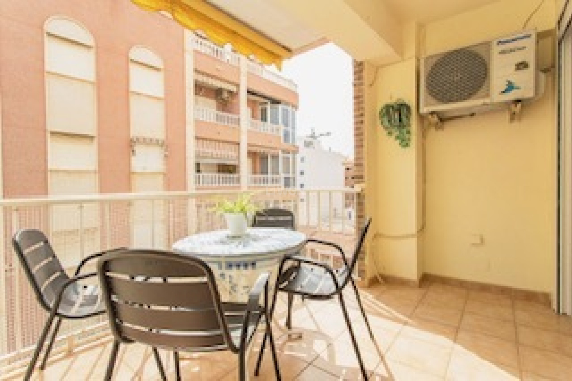 Resale - Apartment / flat - Torrevieja - Centro-Muelle Pesquero