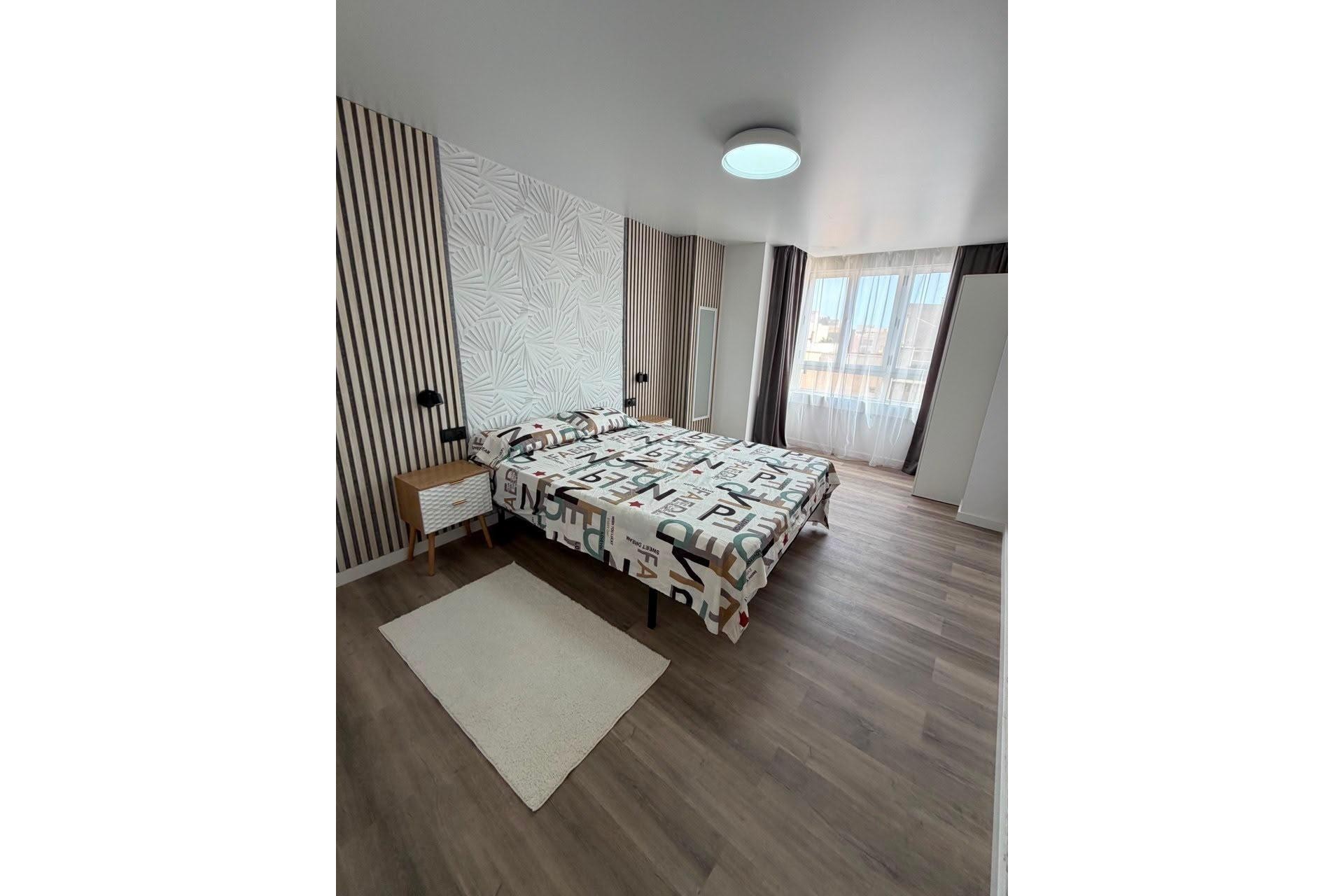 Resale - Apartment / flat - Torrevieja - Centro
