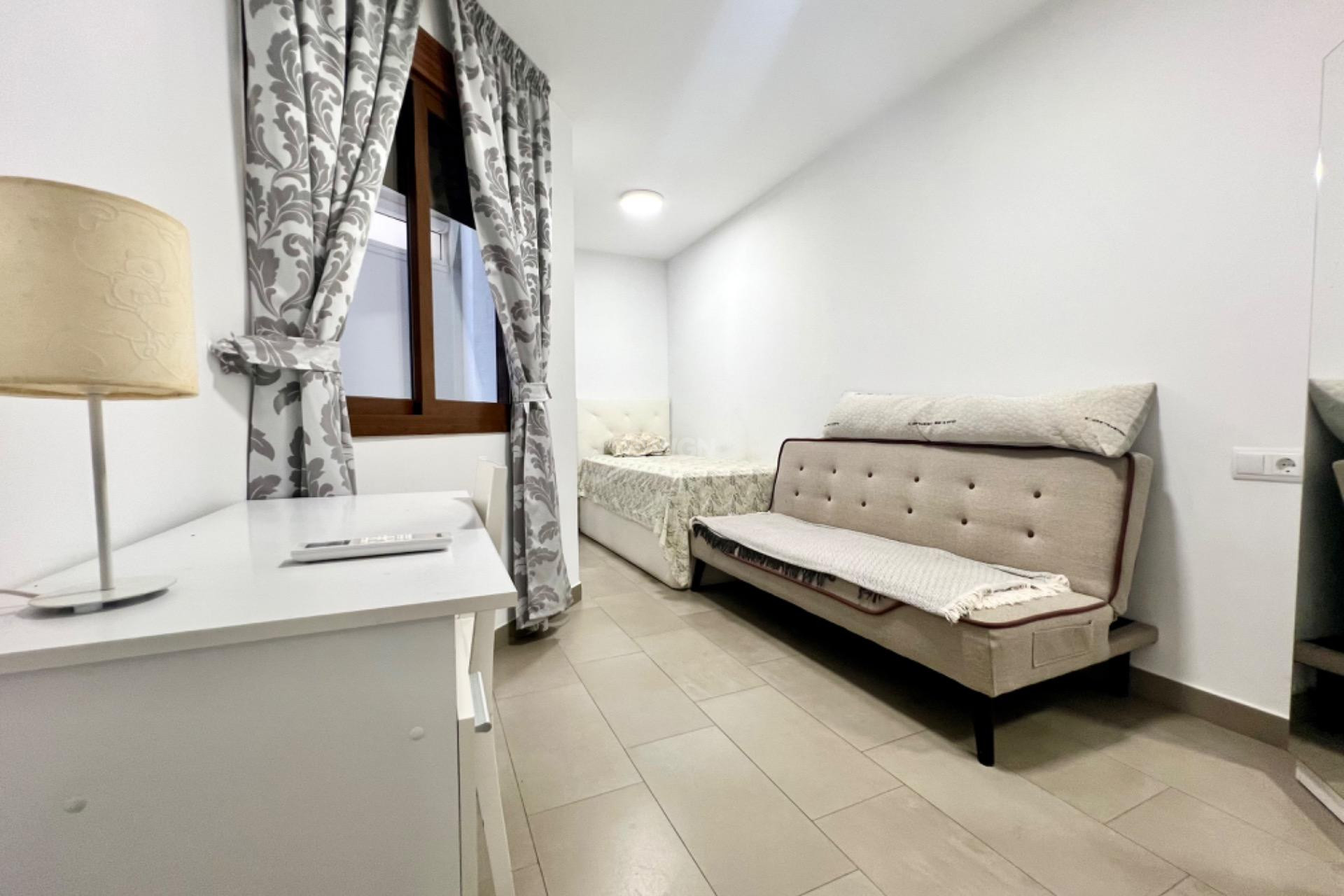 Resale - Apartment / flat - Torrevieja - Centro